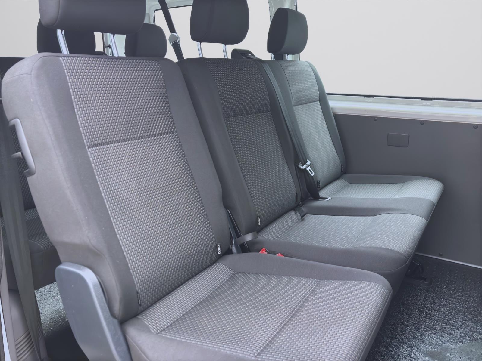 Volkswagen T6.1 Transporter Kombi 2.0 TDI 9-SITZER NAVI KLIMA PDC