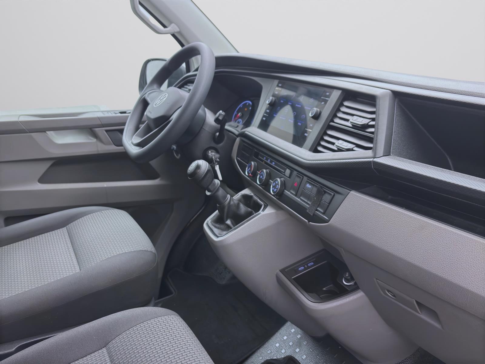 Volkswagen T6.1 Transporter Kombi 2.0 TDI 9-SITZER NAVI KLIMA PDC