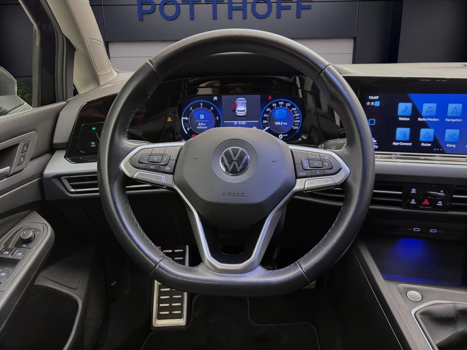 Volkswagen Golf 2.0 TDI ACTIVE NAVI PDC ACC LM16