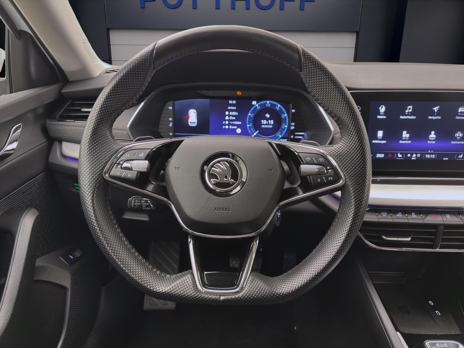Skoda Octavia Combi 2.0 TSI DSG 4x4 STYLE HuD KAMERA NAVI AHK