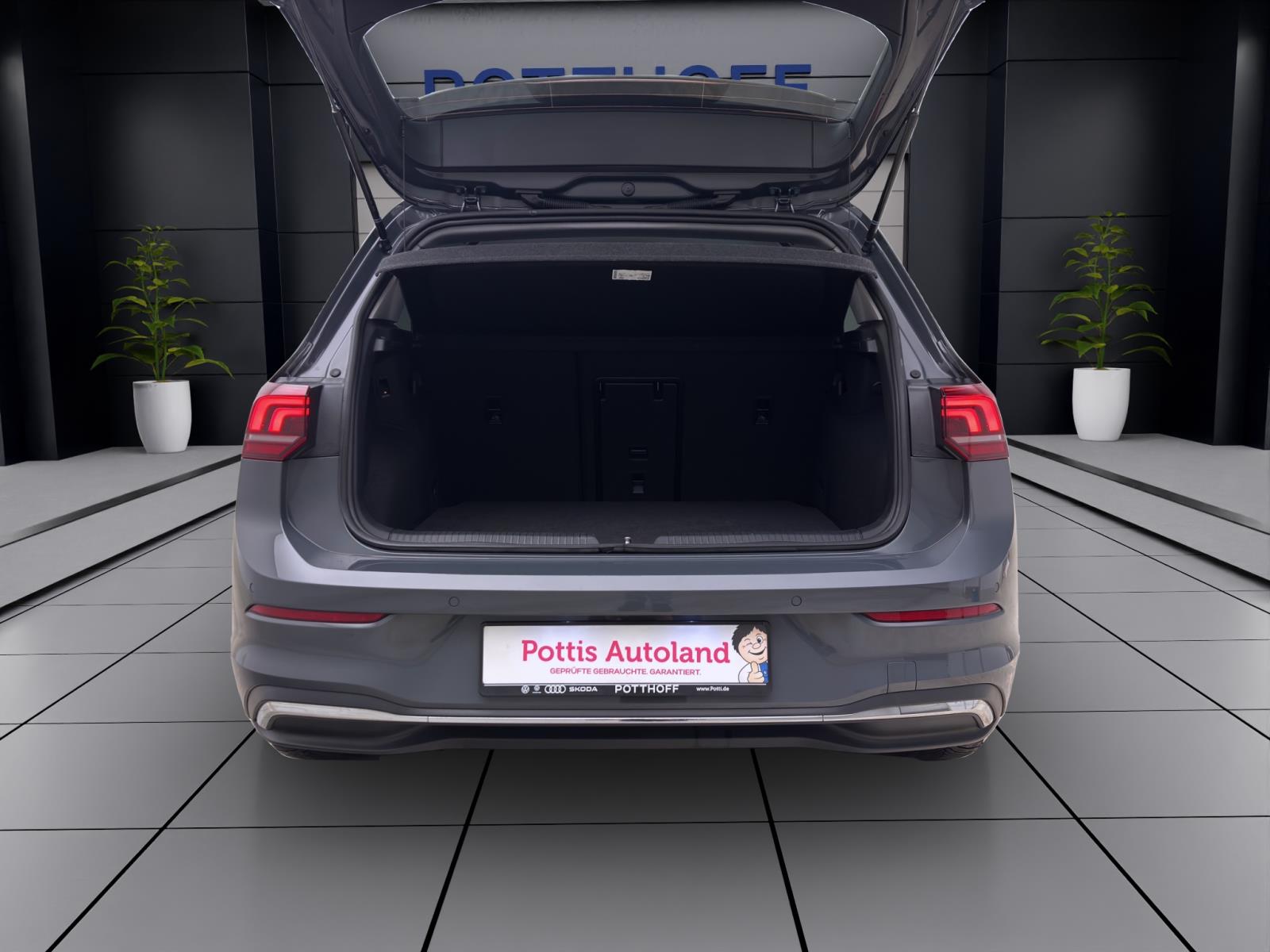Volkswagen Golf 1.5 TSI GOAL AHK PDC NAVI LM16