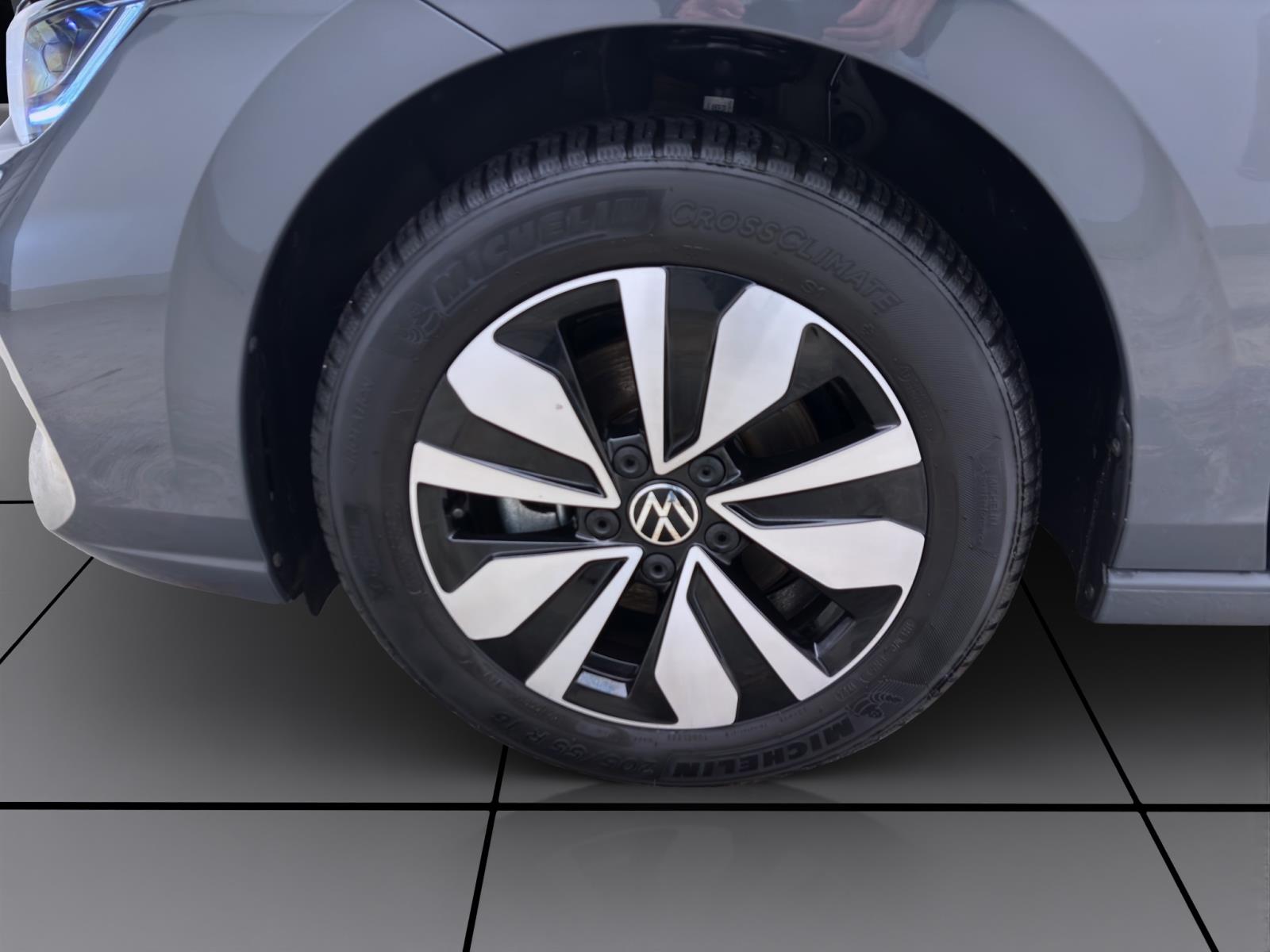 Volkswagen Golf 1.5 TSI GOAL AHK PDC NAVI LM16