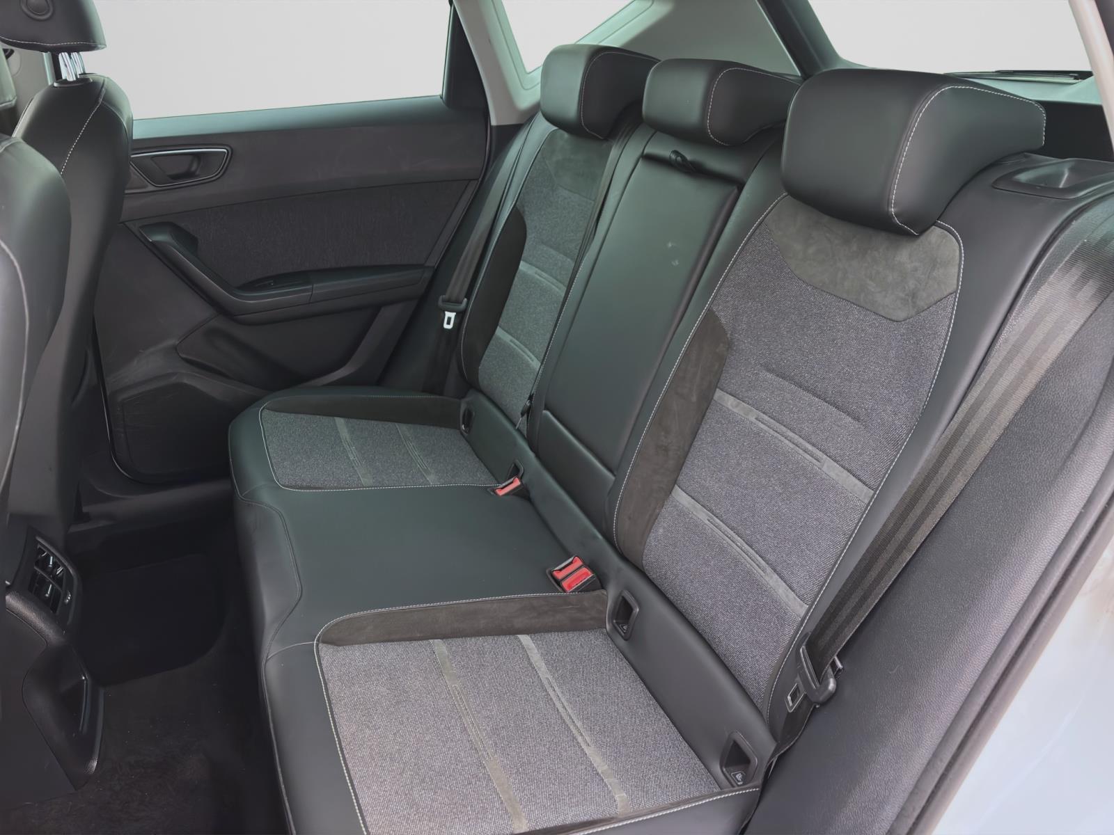 Seat Ateca 2.0 TDI DSG XPERIENCE LED KAMERA NAVI SITZHZG