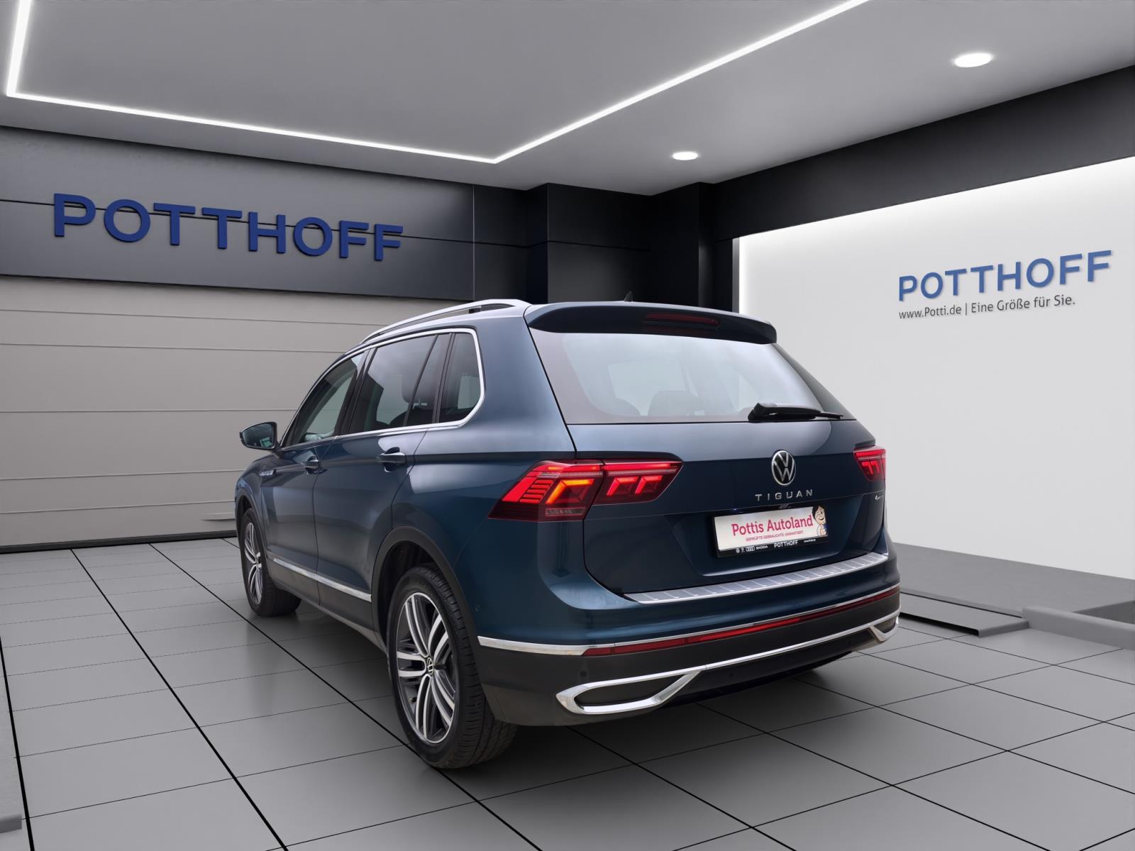 Volkswagen Tiguan 2.0 TDI DSG 4M ELEGANCE PANO AHK NAVI DCC