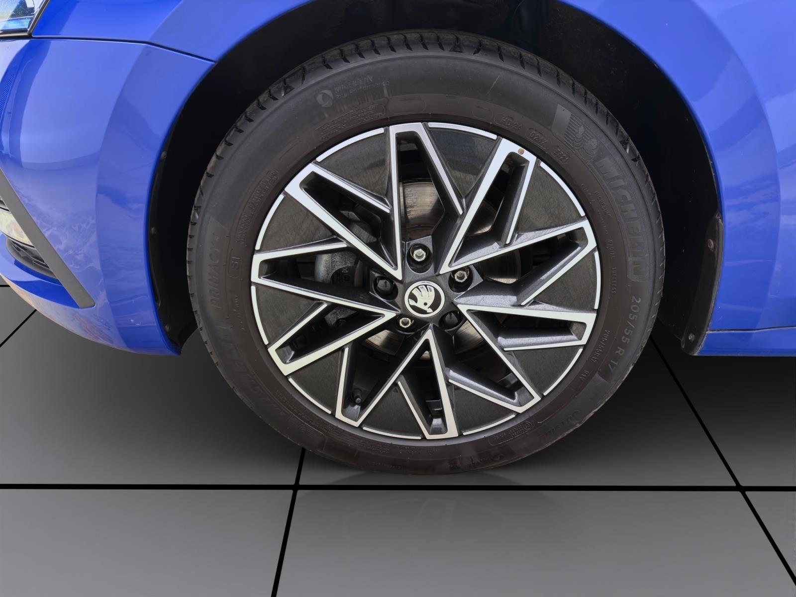 Skoda Octavia Combi 2.0 TDI CLEVER LED PDC KAMERA SITZHZG