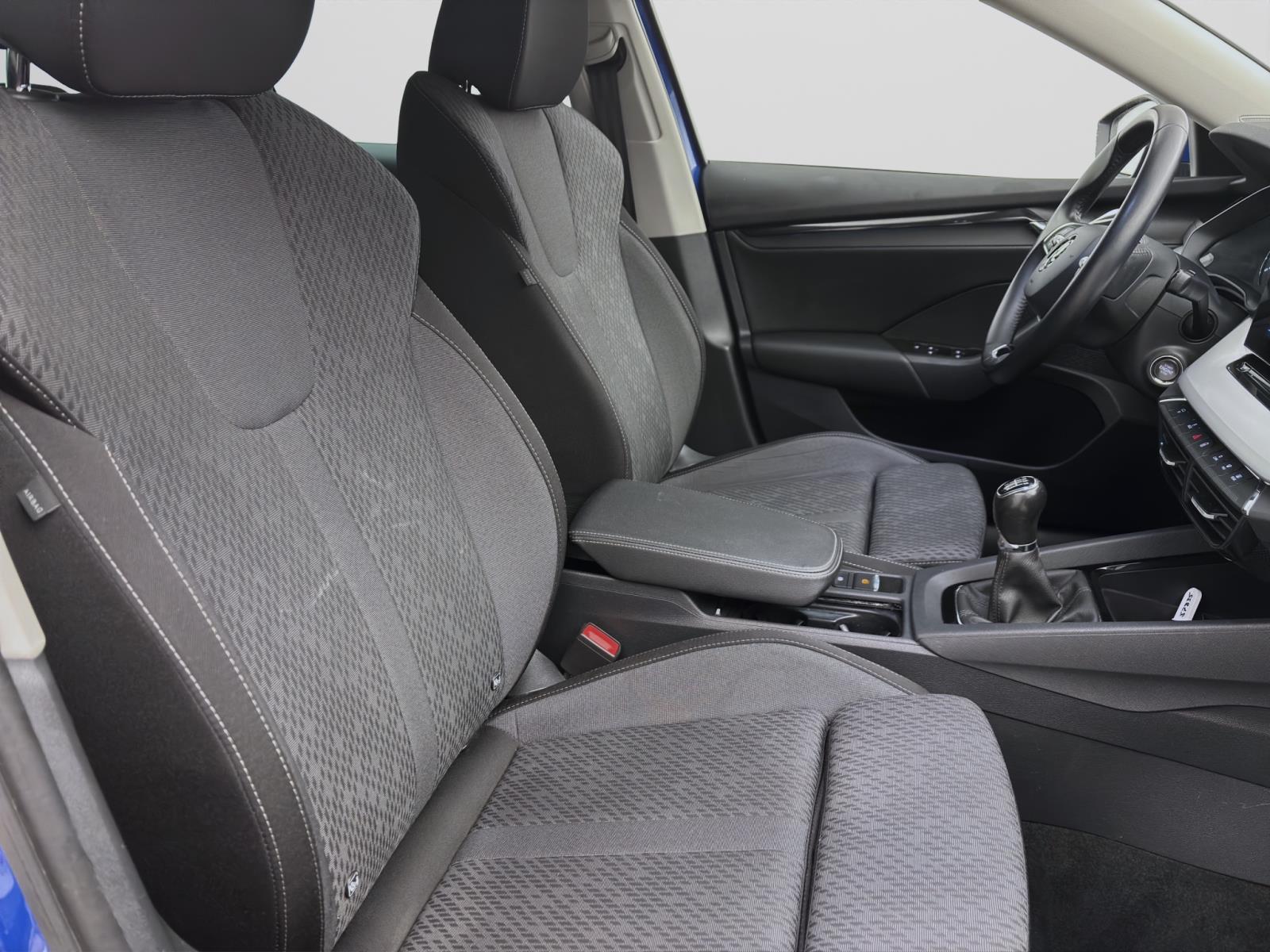 Skoda Octavia Combi 2.0 TDI CLEVER LED PDC KAMERA SITZHZG