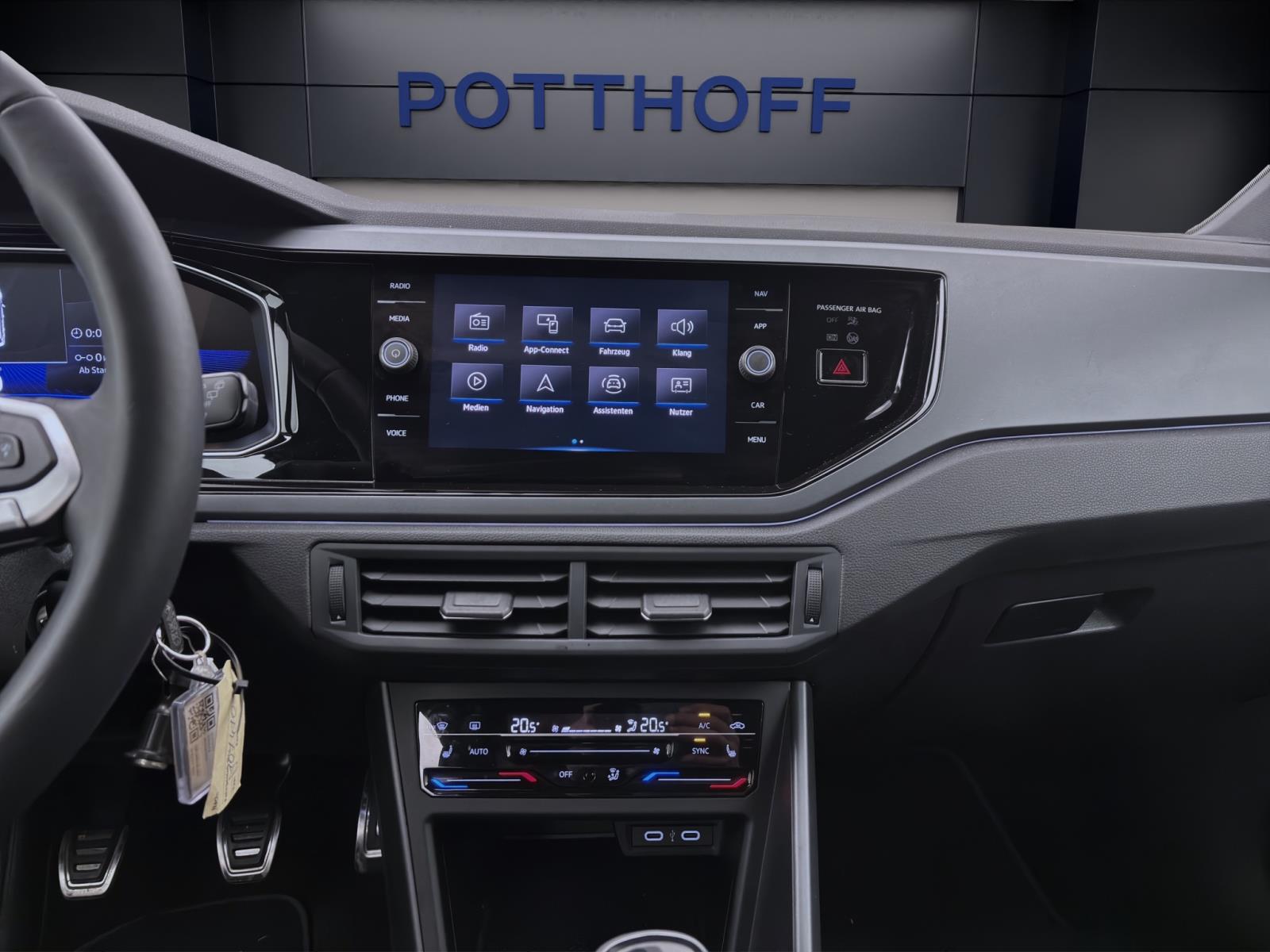 Volkswagen Polo 1.0 TSI R-LINE MATRIX NAVI PDC SITZHZG
