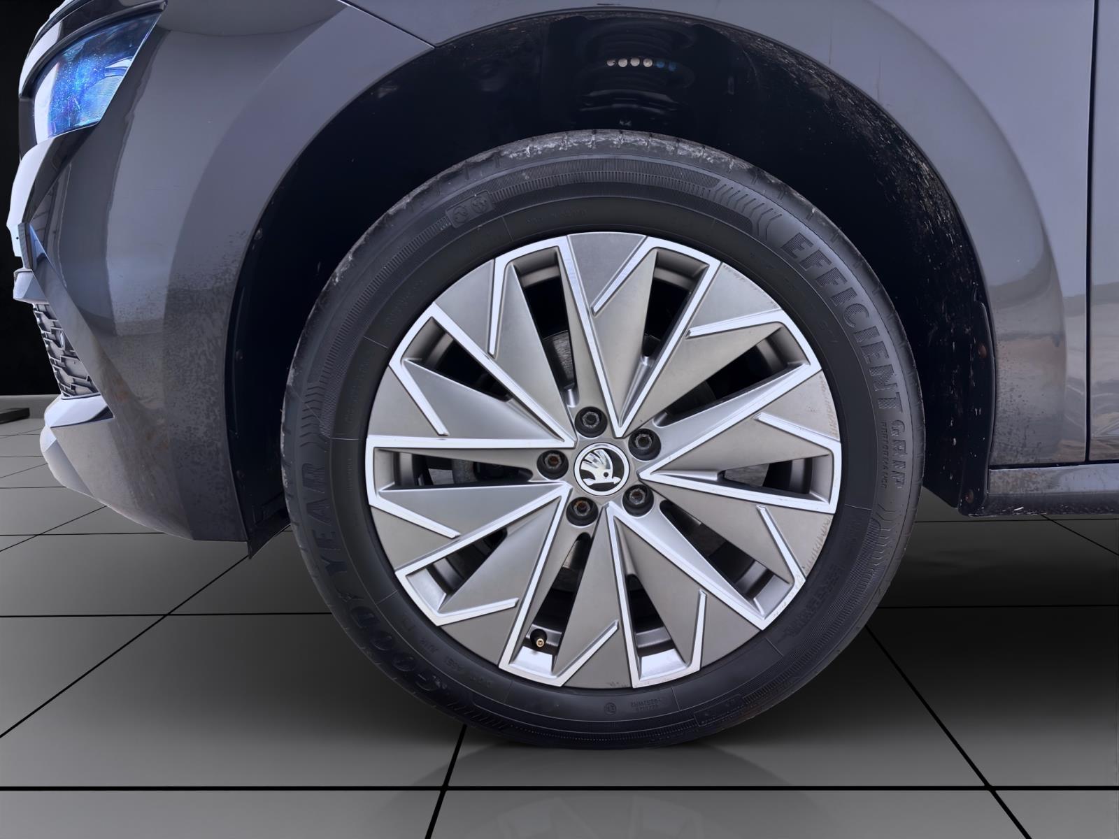 Skoda Kamiq 1.0 TSI CLEVER PDC LED KLIMA LM17