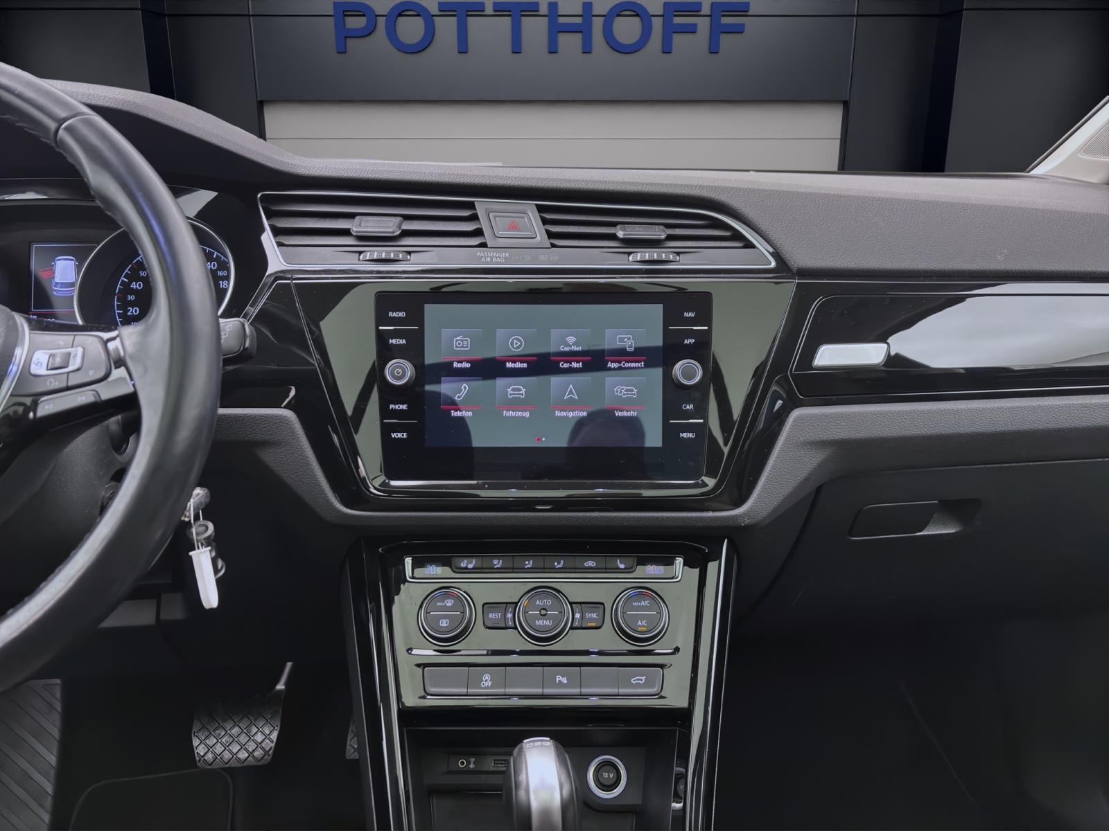 Volkswagen Touran 1.8 TSI DSG HIGHLINE PANO NAVI ACC KAMERA LED