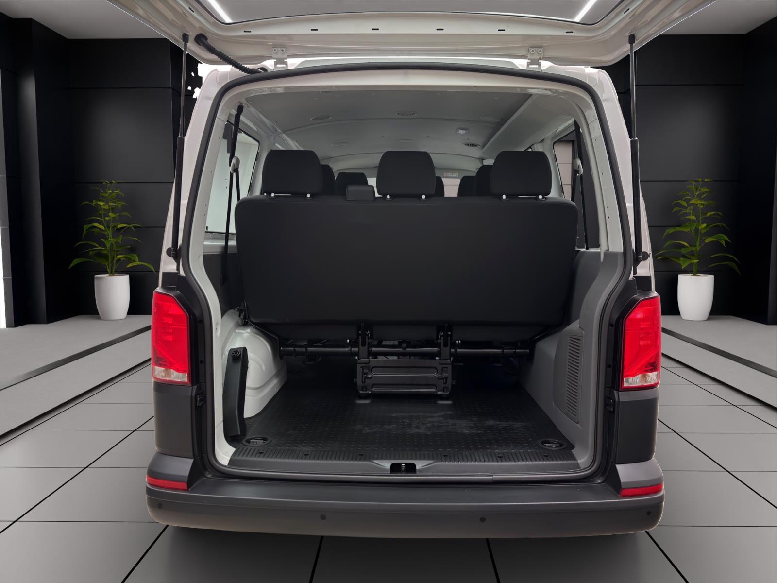 Volkswagen T6.1 Transporter Kombi 2.0 TDI 9-SITZER NAVI KLIMA PDC