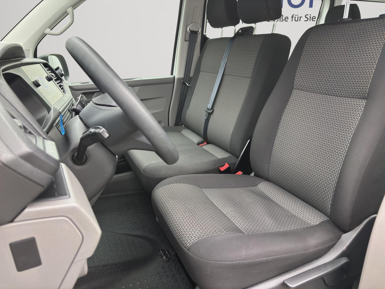 Volkswagen T6.1 Transporter Kombi 2.0 TDI 9-SITZER NAVI KLIMA PDC