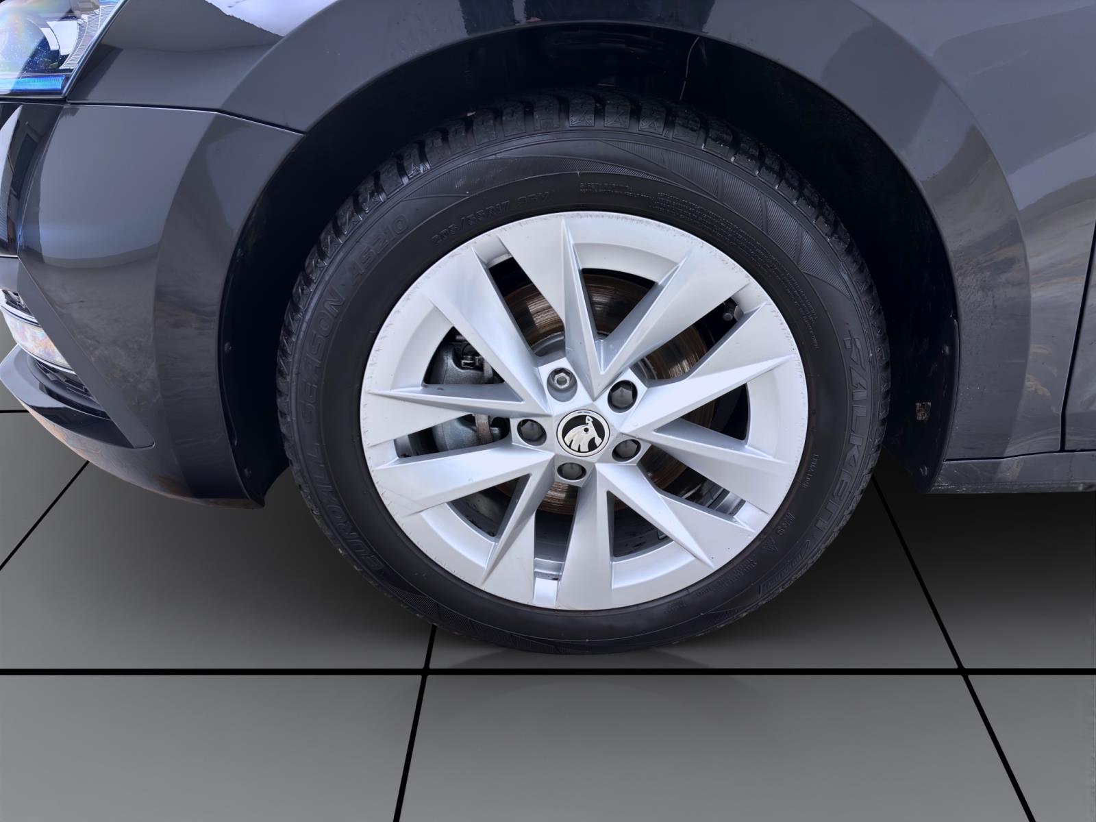 Skoda Octavia Combi 2.0 TSI DSG 4x4 STYLE HuD AHK ACC NAVI