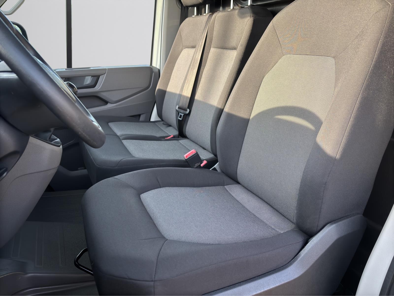 Volkswagen Crafter Kasten 30 TDI MITTEL ND AHK HOCHDACH