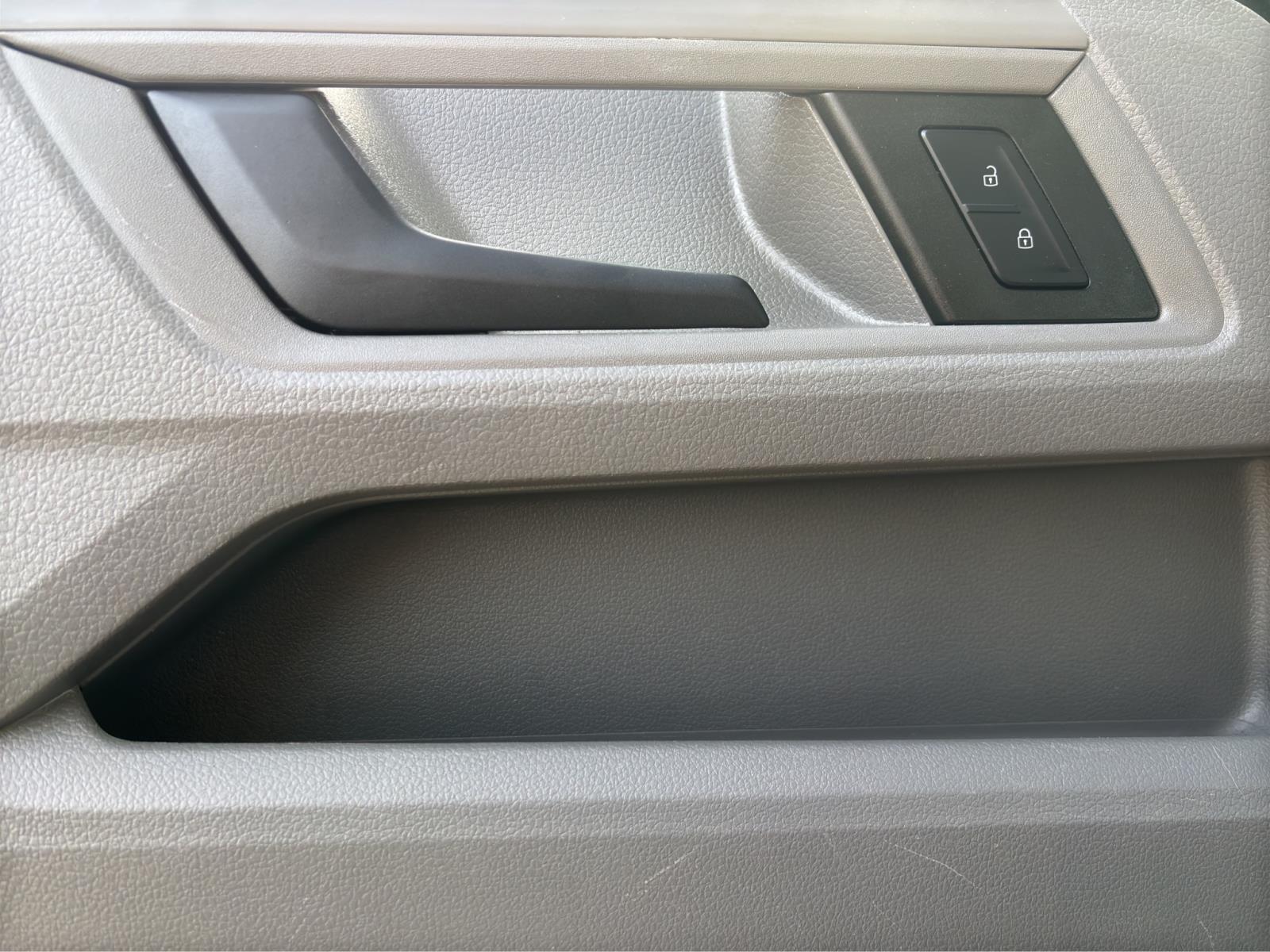 Volkswagen Crafter Kasten 30 TDI MITTEL ND AHK HOCHDACH