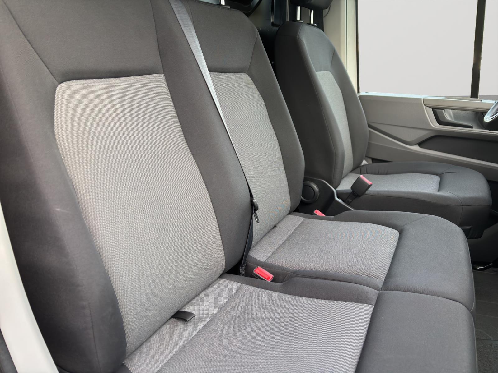 Volkswagen Crafter Kasten 30 TDI MITTEL ND AHK HOCHDACH