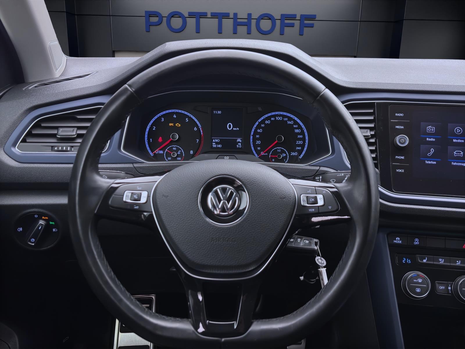 Volkswagen T-Roc 1.0 TSI UNITED AHK PDC NAVI LM16