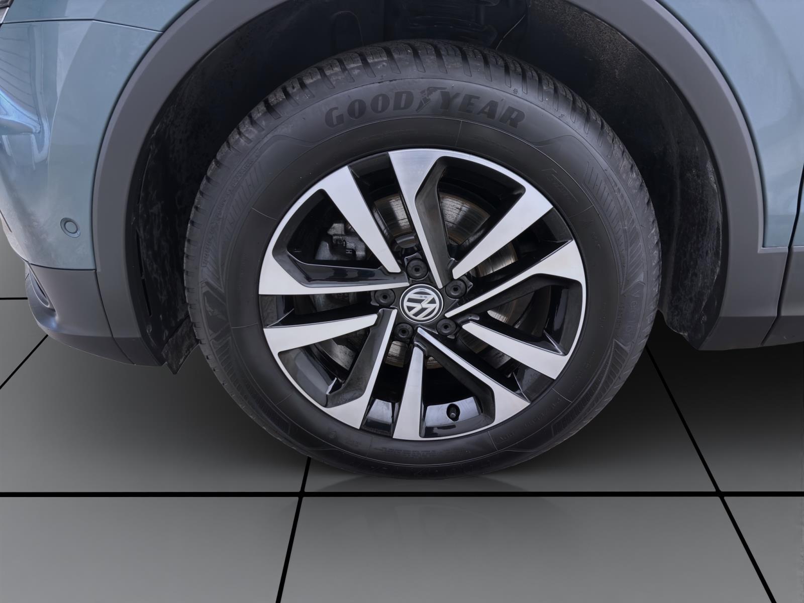 Volkswagen Tiguan 1.5 TSI DSG IQ.DRIVE HuD PDC AHK NAVI