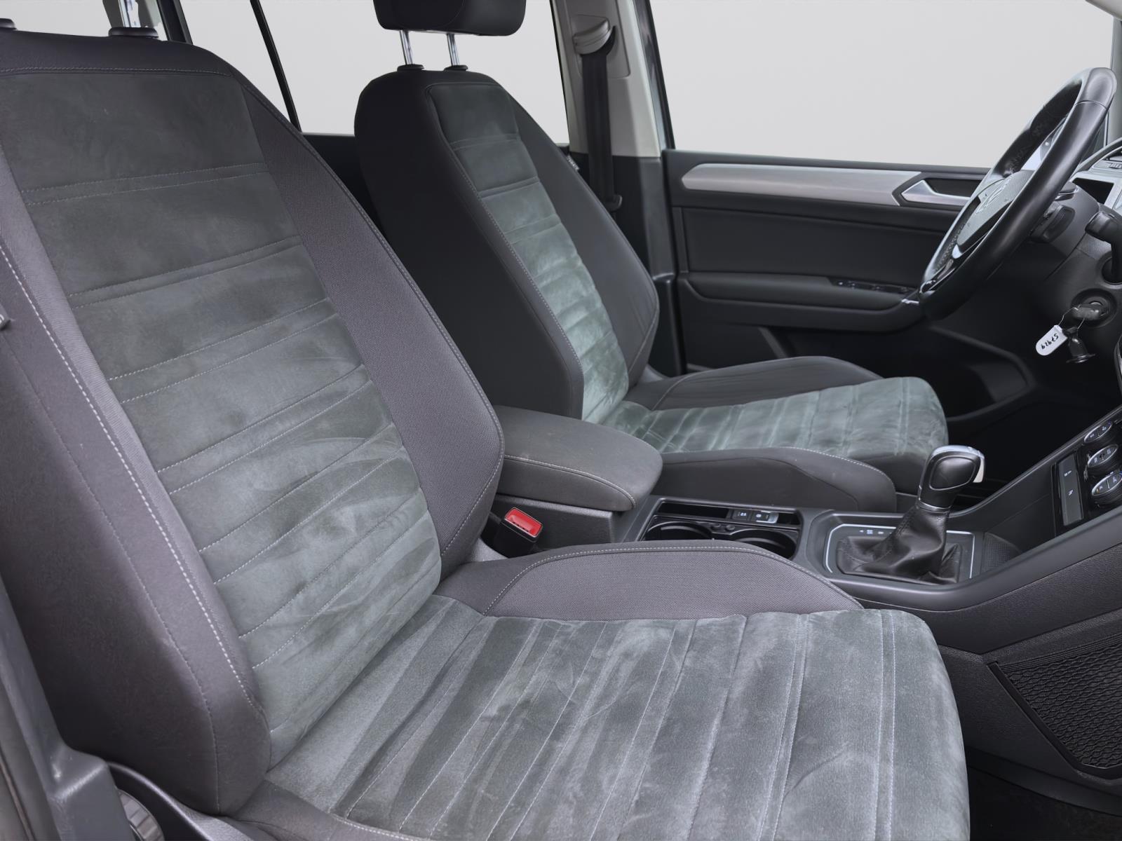 Volkswagen Touran 2.0 TDI DSG COMFORTLINE PDC NAVI ACC LM16