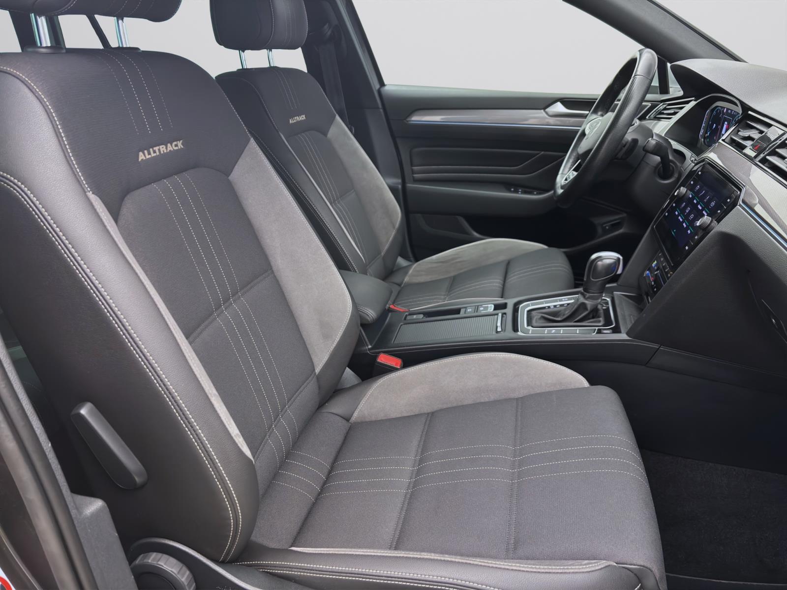 Volkswagen Passat Alltrack 2.0 TDI DSG 4M PANO AHK MATRIX HARMAN