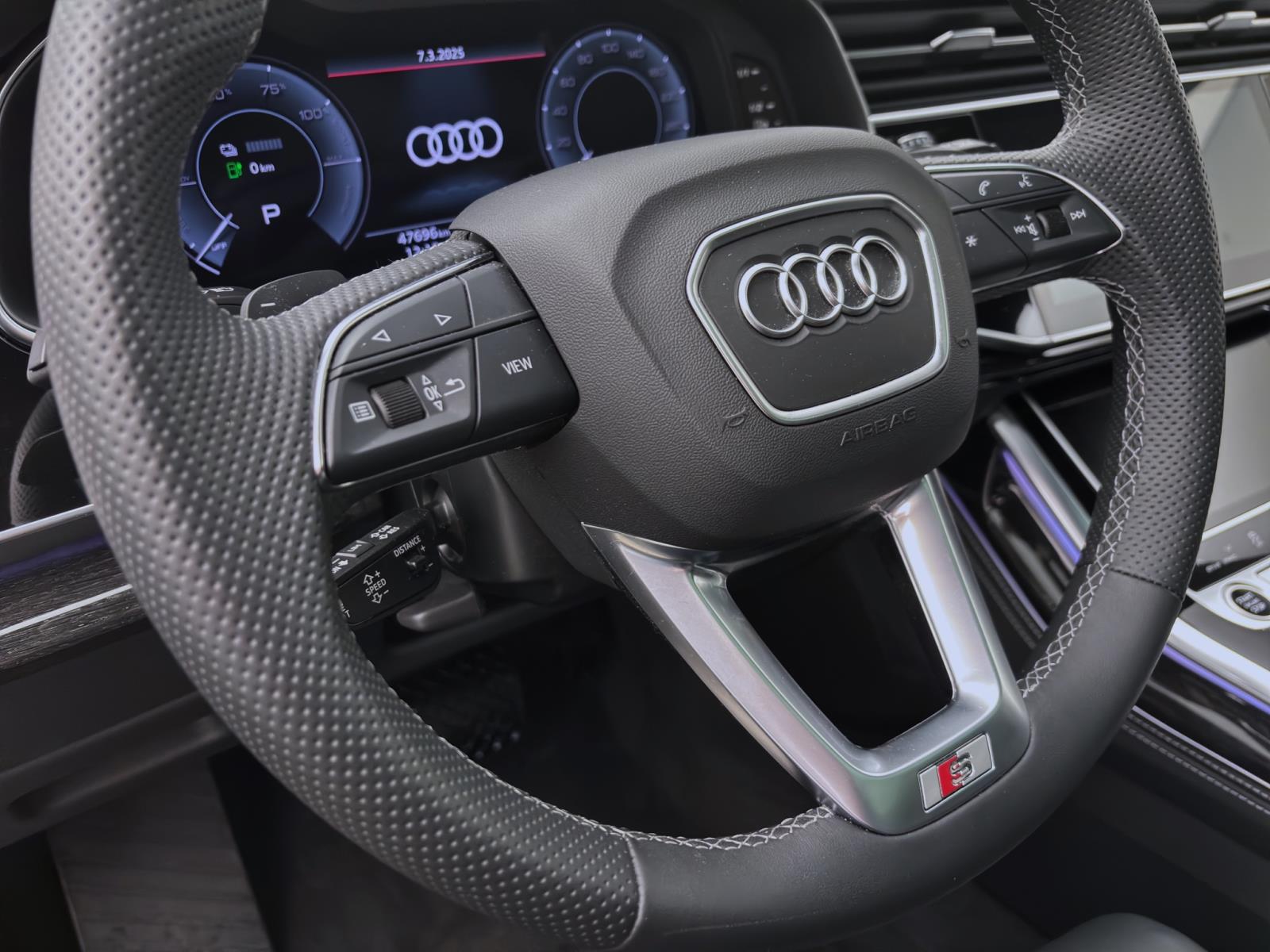 Audi Q7 55 TFSIe Q S LINE PANO AHK NAVI+ MATRIX KAMERA