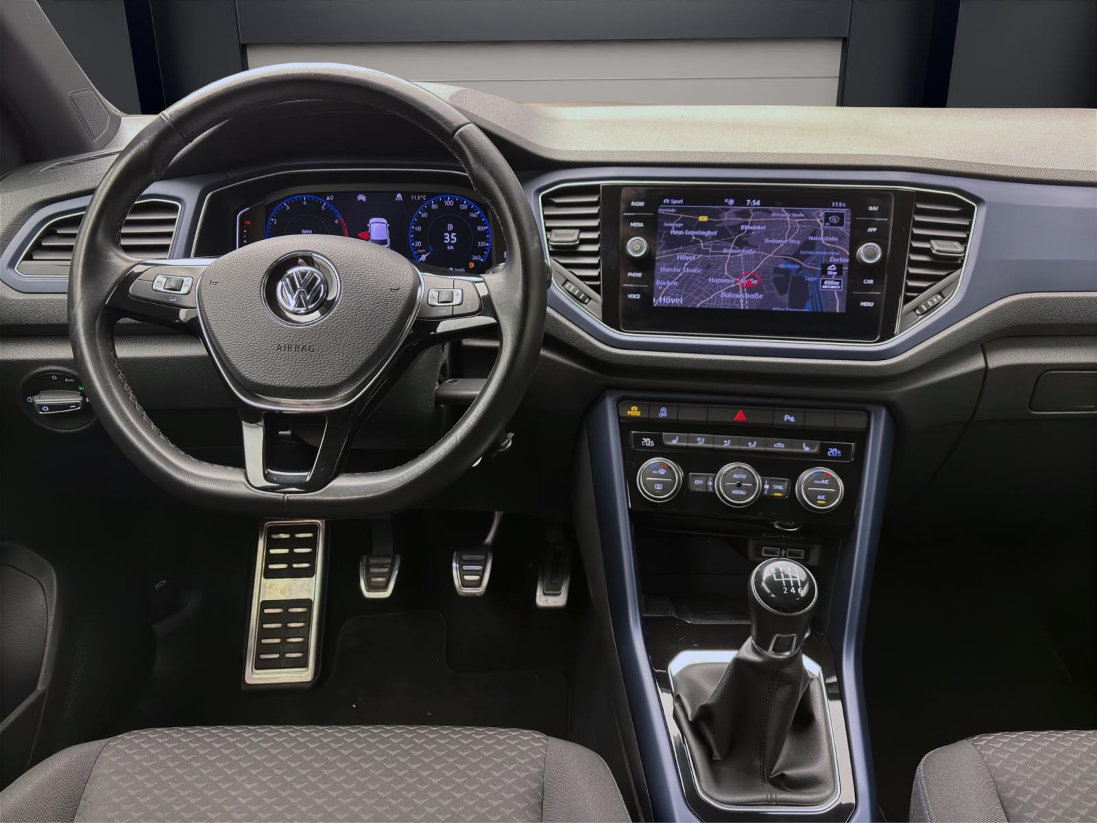 Volkswagen T-Roc 1.5 TSI STYLE PDC NAVI LM18 KLIMA