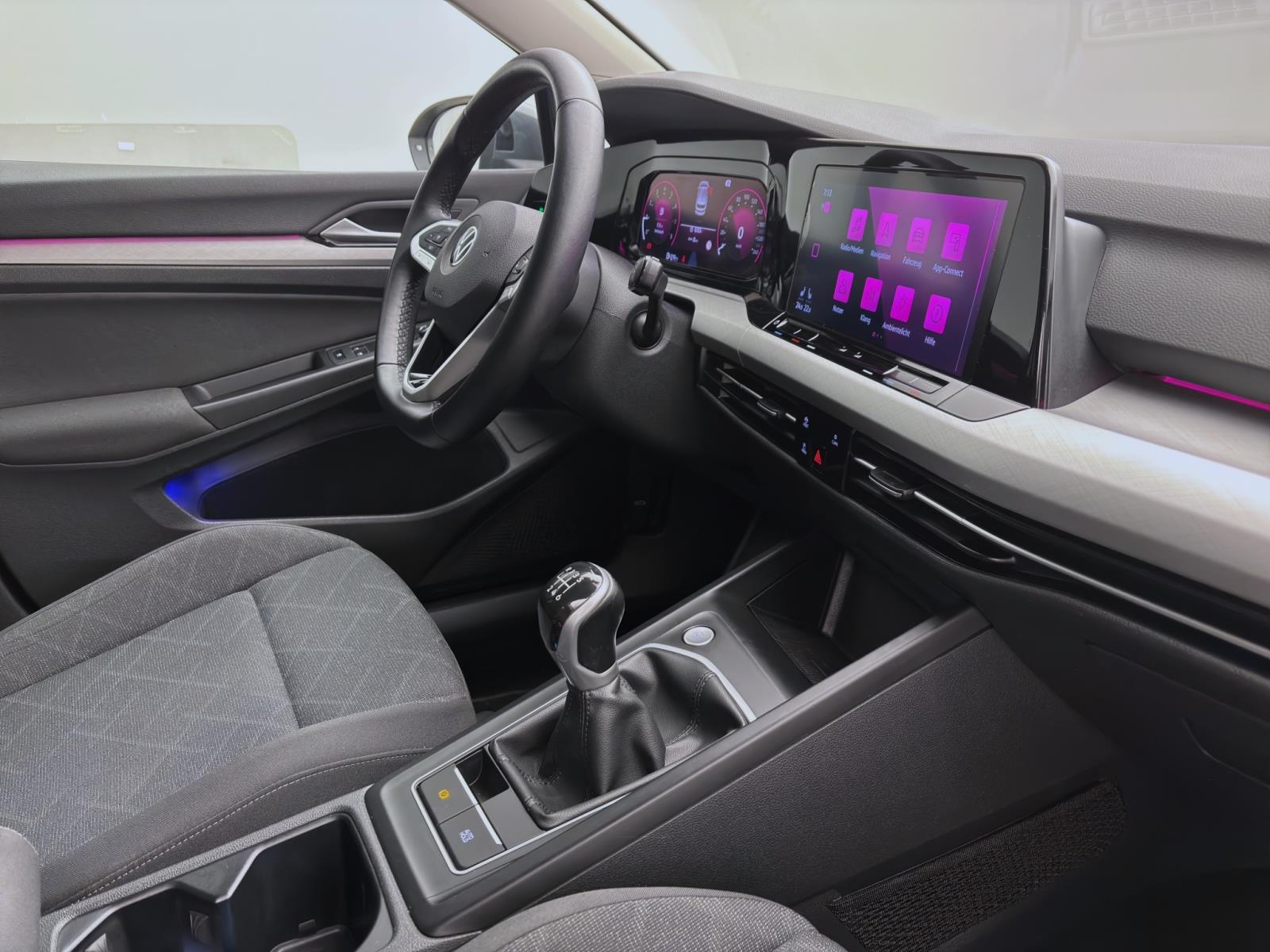 Volkswagen Golf 1.5 TSI LIFE ACC NAVI LED PDC DAB+