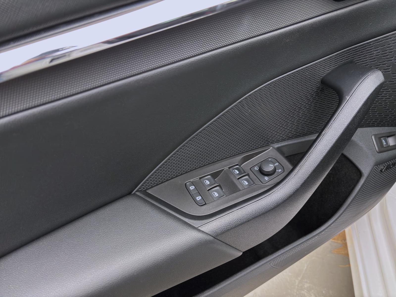Skoda Octavia 2.0 TDI DSG STYLE HuD KAMERA NAVI AHK