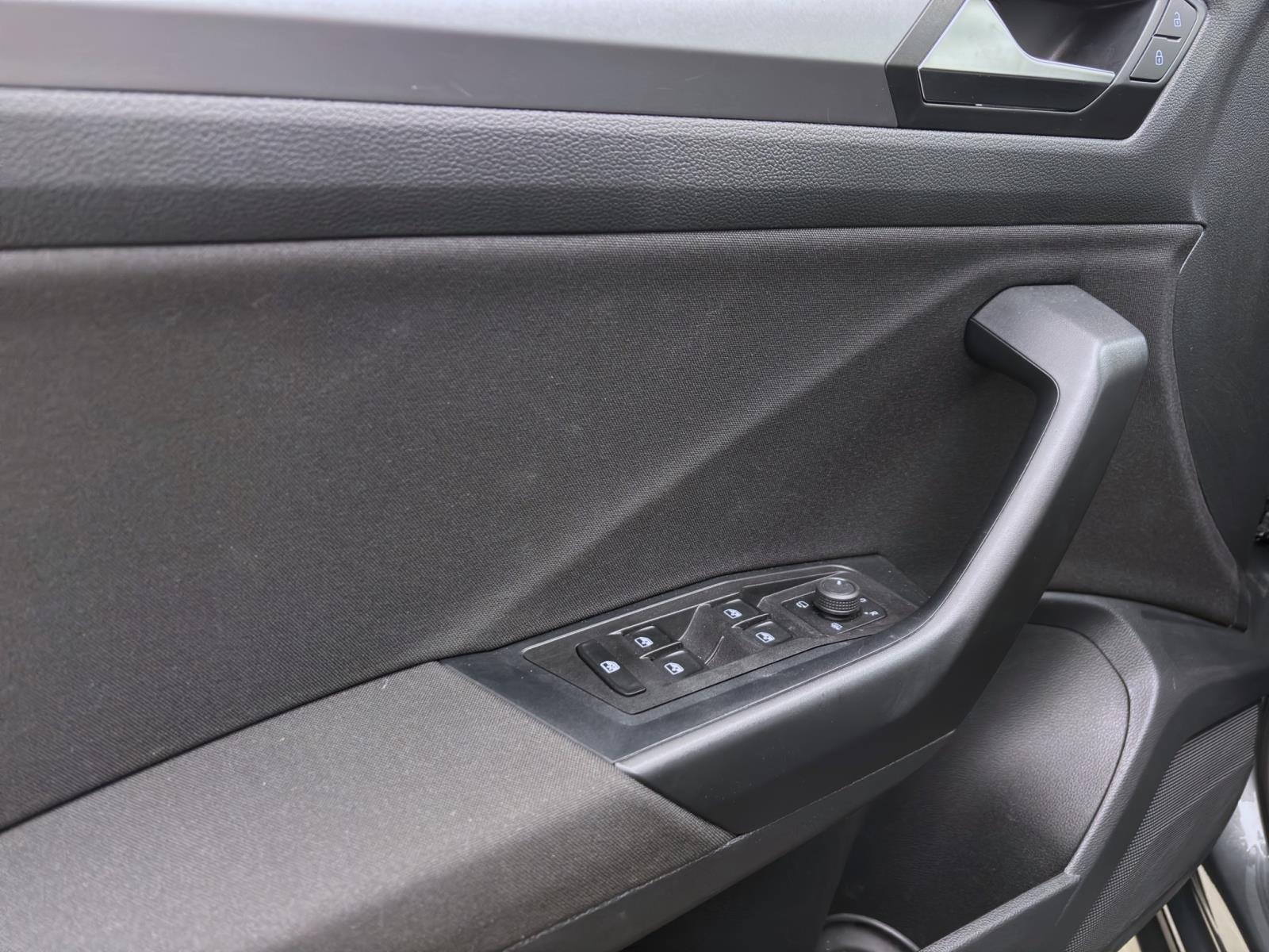 Volkswagen T-Roc 1.0 TSI LIFE NAVI SITZHZG PDC LED