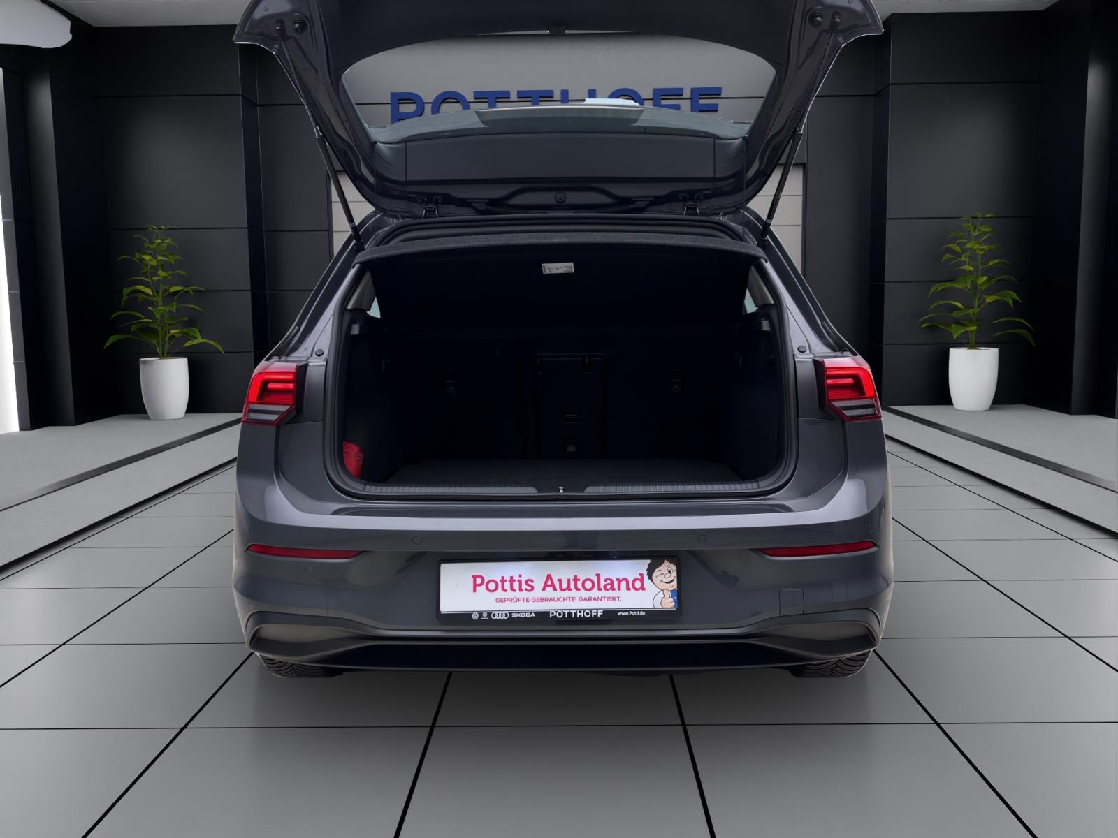 Volkswagen Golf 1.5 TSI LIFE PDC NAVI LM16 GANZJAHR