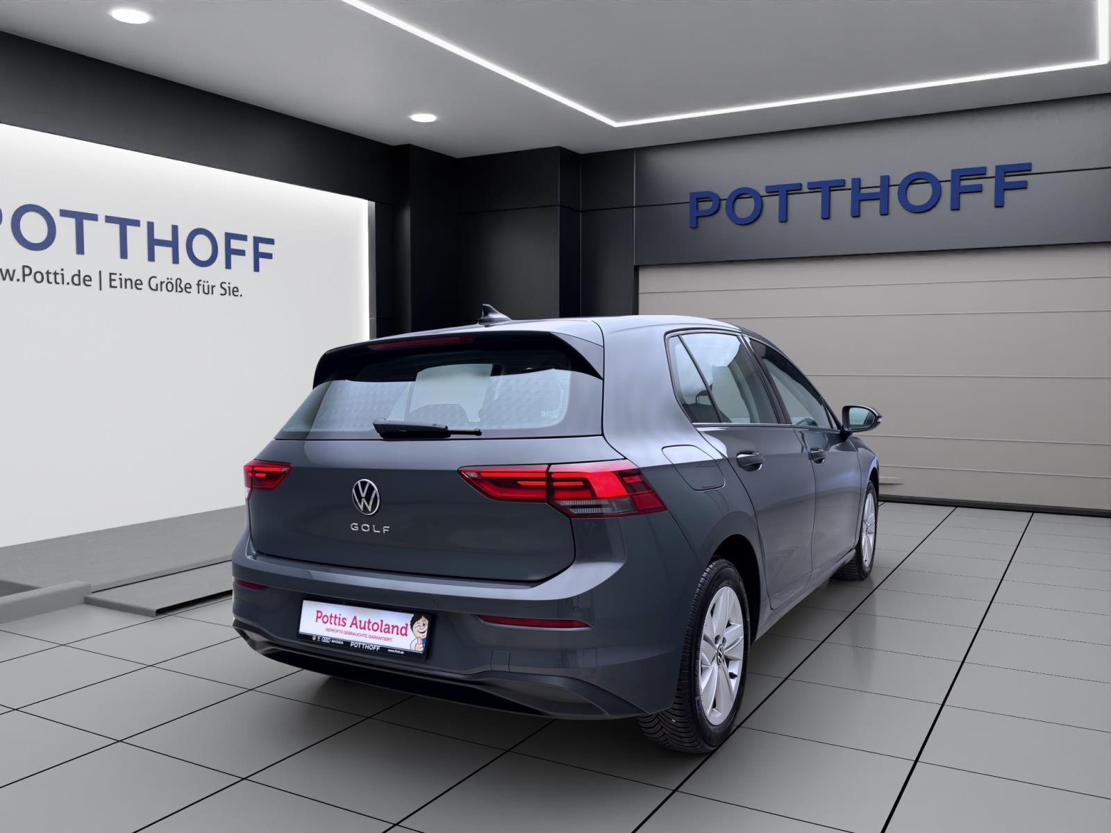 Volkswagen Golf 1.5 TSI LIFE PDC NAVI LM16 GANZJAHR
