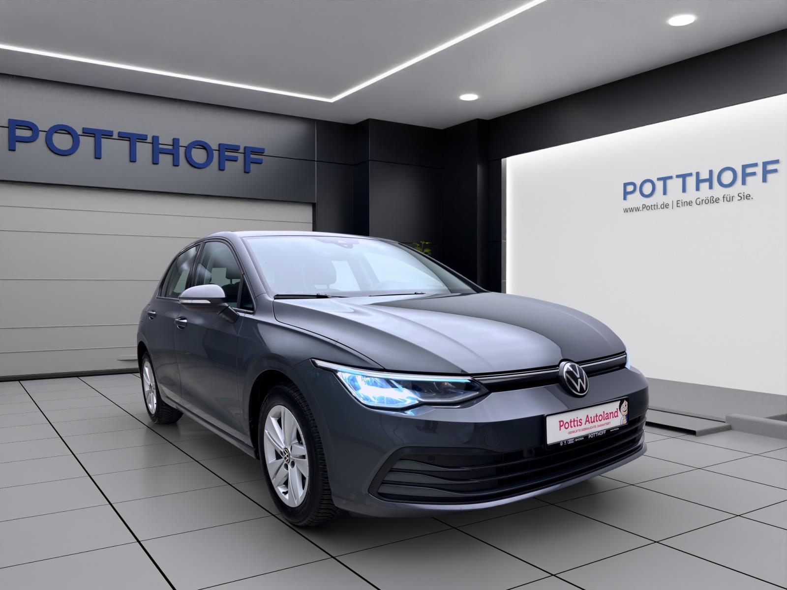Volkswagen Golf 1.5 TSI LIFE PDC NAVI LM16 GANZJAHR