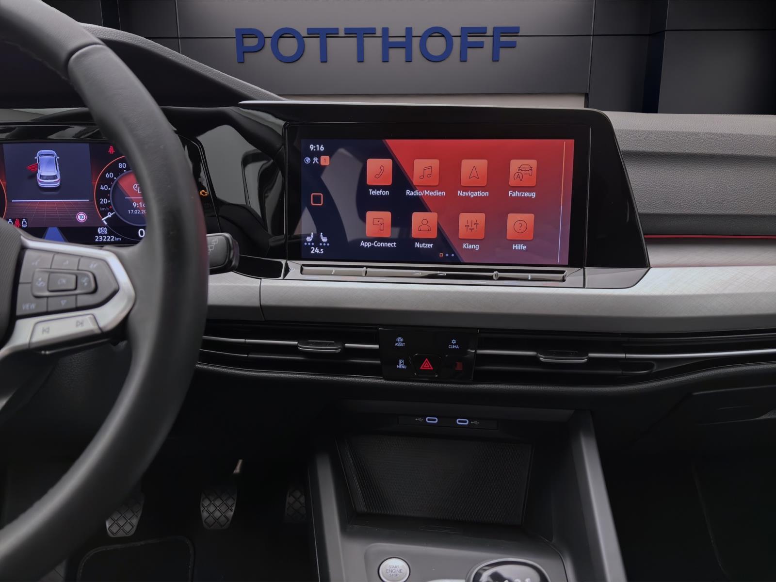 Volkswagen Golf 1.5 TSI LIFE PDC NAVI LM16 GANZJAHR