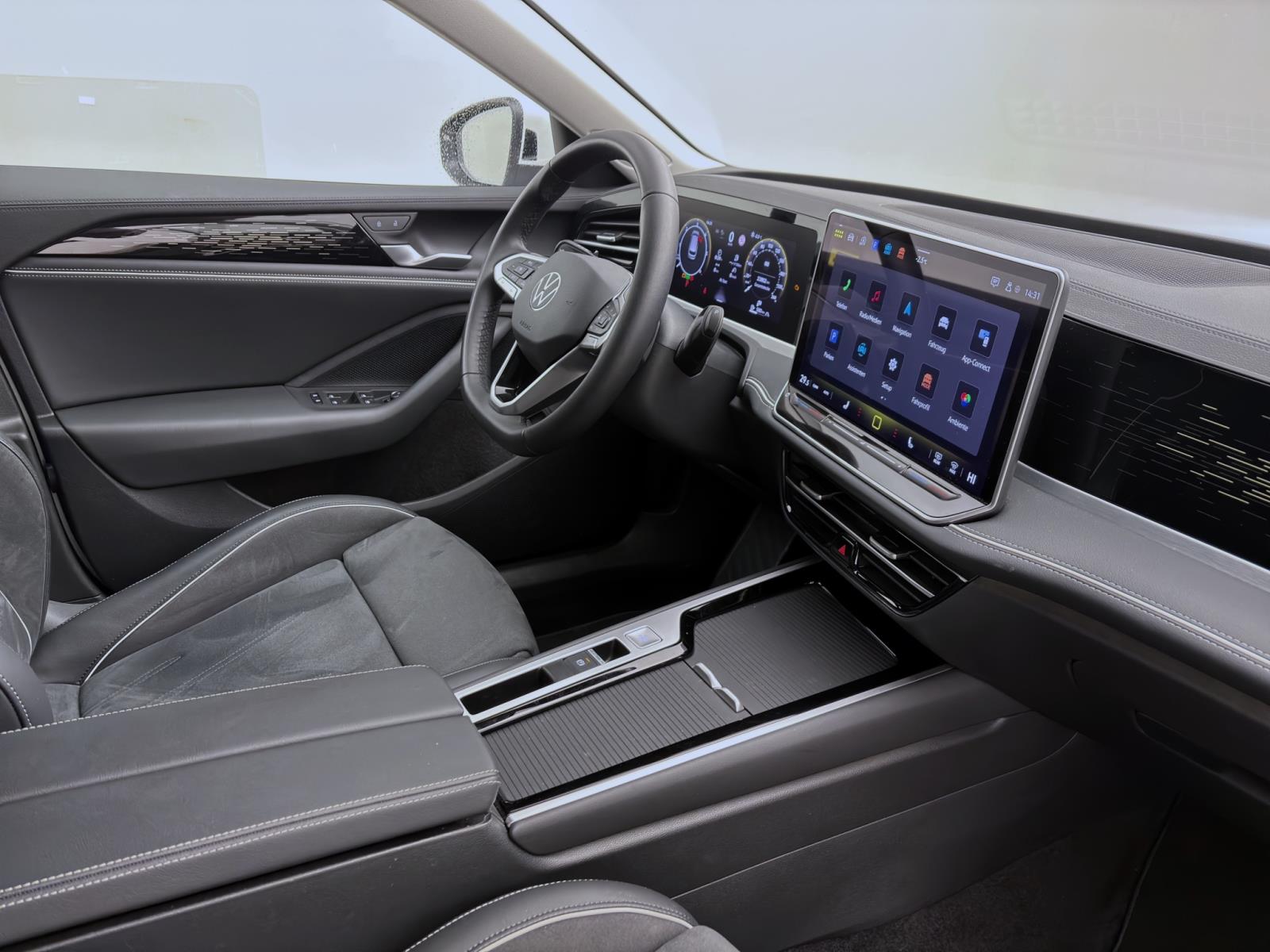 Volkswagen Passat Variant 2.0 TDI DSG ELEGANCE MATRIX NAVI AHK