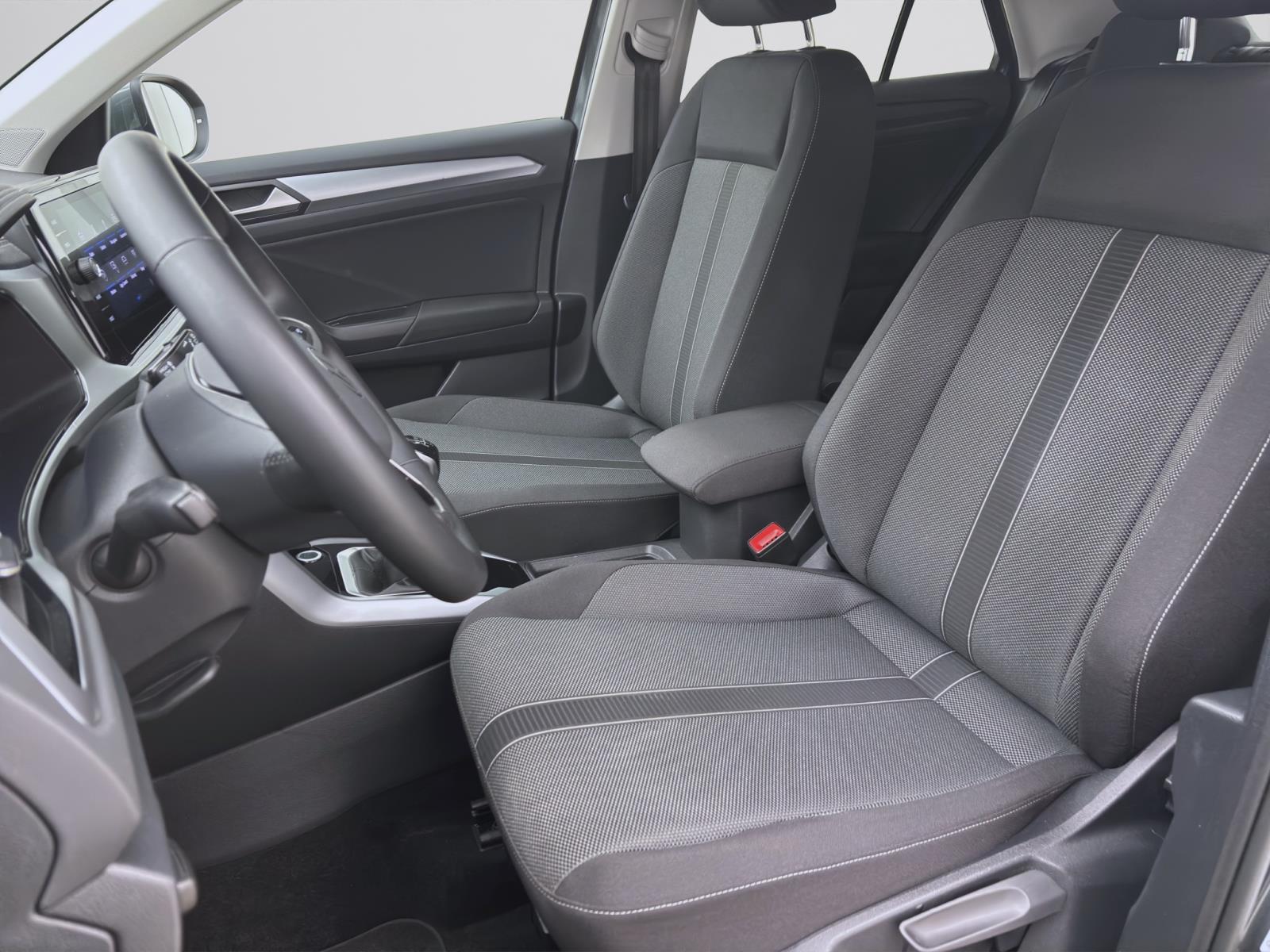 Volkswagen T-Roc 1.0 TSI LIFE NAVI PDC LED SITZHZG
