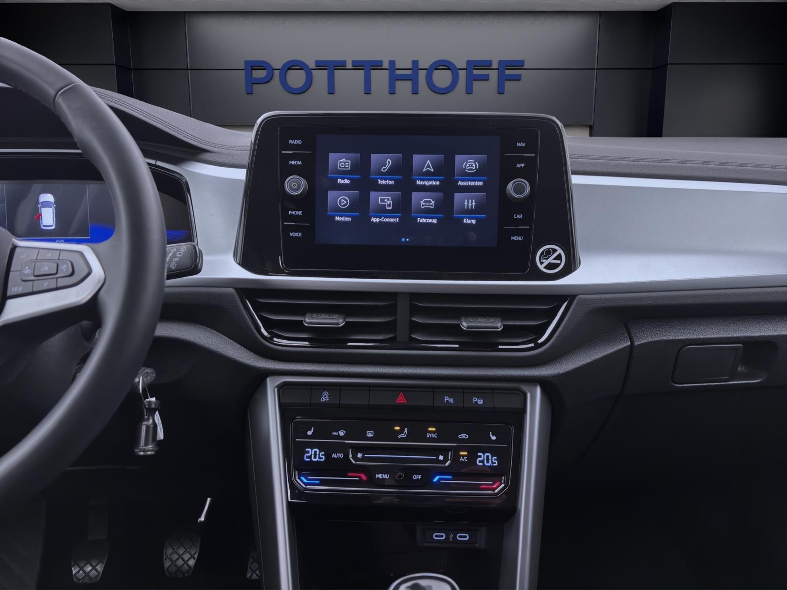 Volkswagen T-Roc 1.0 TSI LIFE NAVI PDC LED SITZHZG