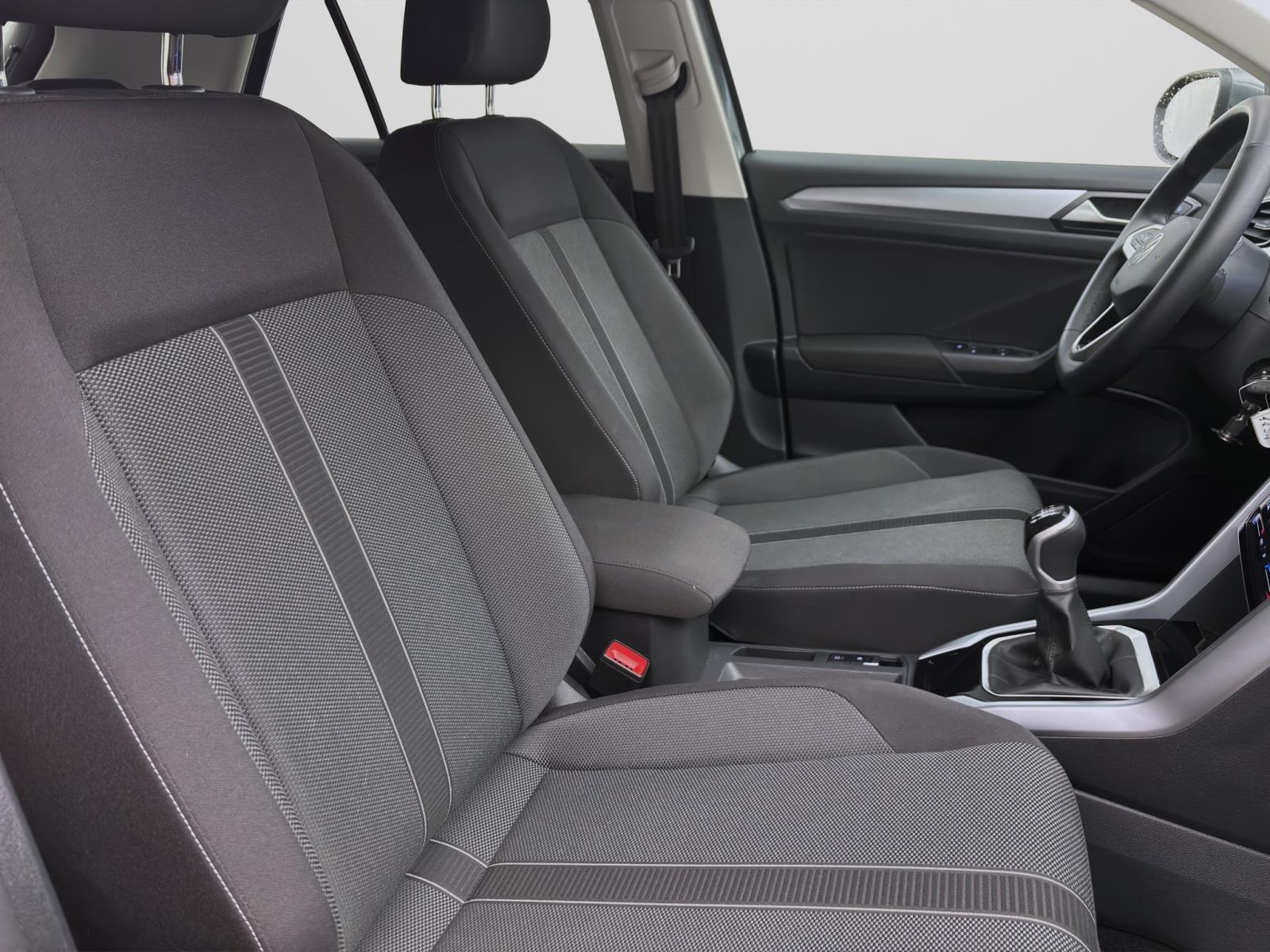 Volkswagen T-Roc 1.0 TSI LIFE NAVI PDC LED SITZHZG
