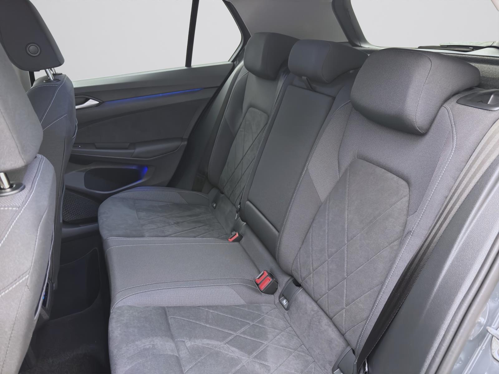Volkswagen Golf 2.0 TSI DSG STYLE NAVI KAMERA PDC LED