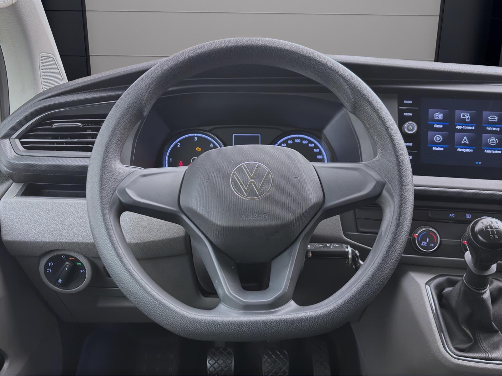 Volkswagen T6.1 Transporter Kombi 2.0 TDI 9-SITZER NAVI KLIMA PDC