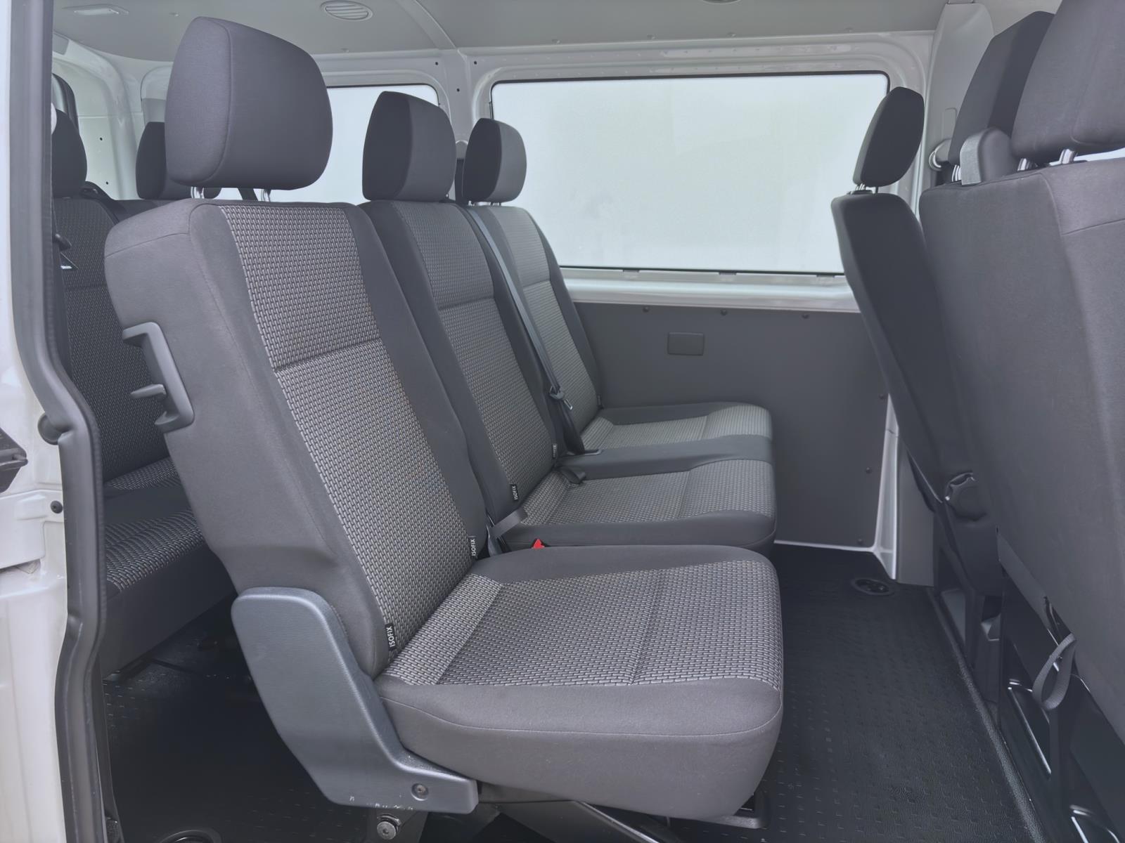 Volkswagen T6.1 Transporter Kombi 2.0 TDI 9-SITZER NAVI KLIMA PDC