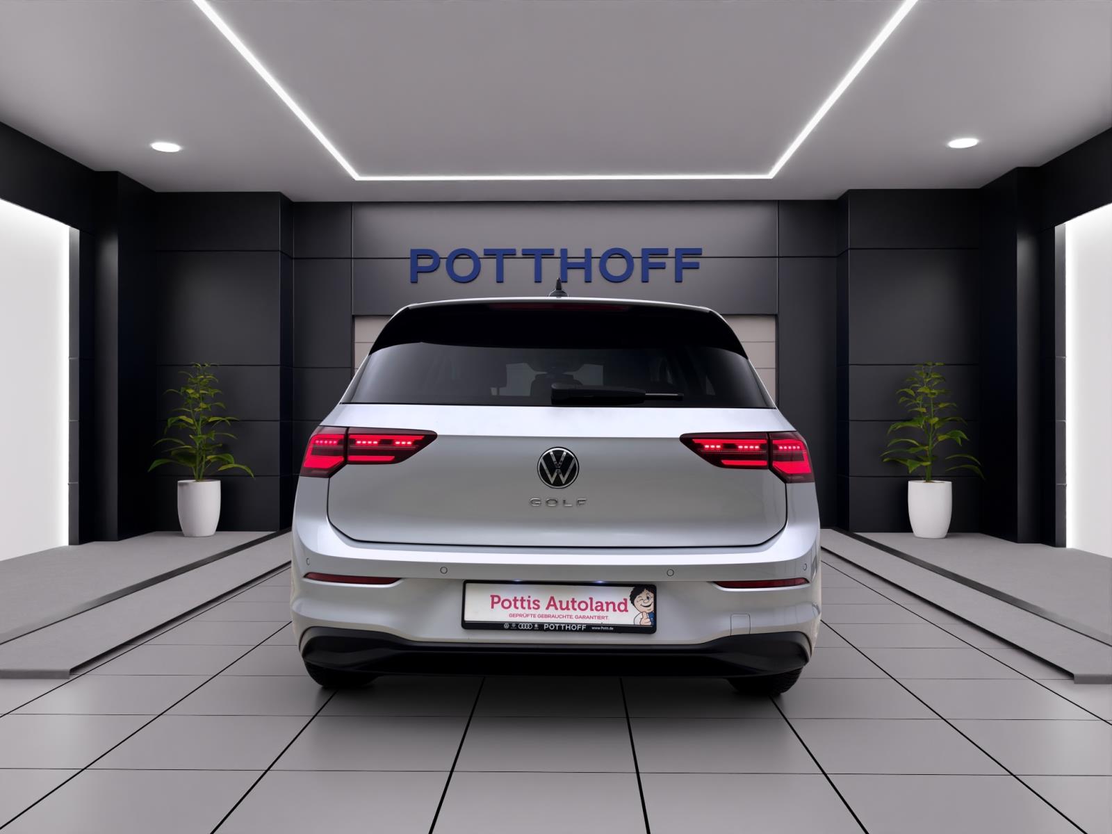 Volkswagen Golf 1.5 TSI LIFE MATRIX PANO ACC NAVI