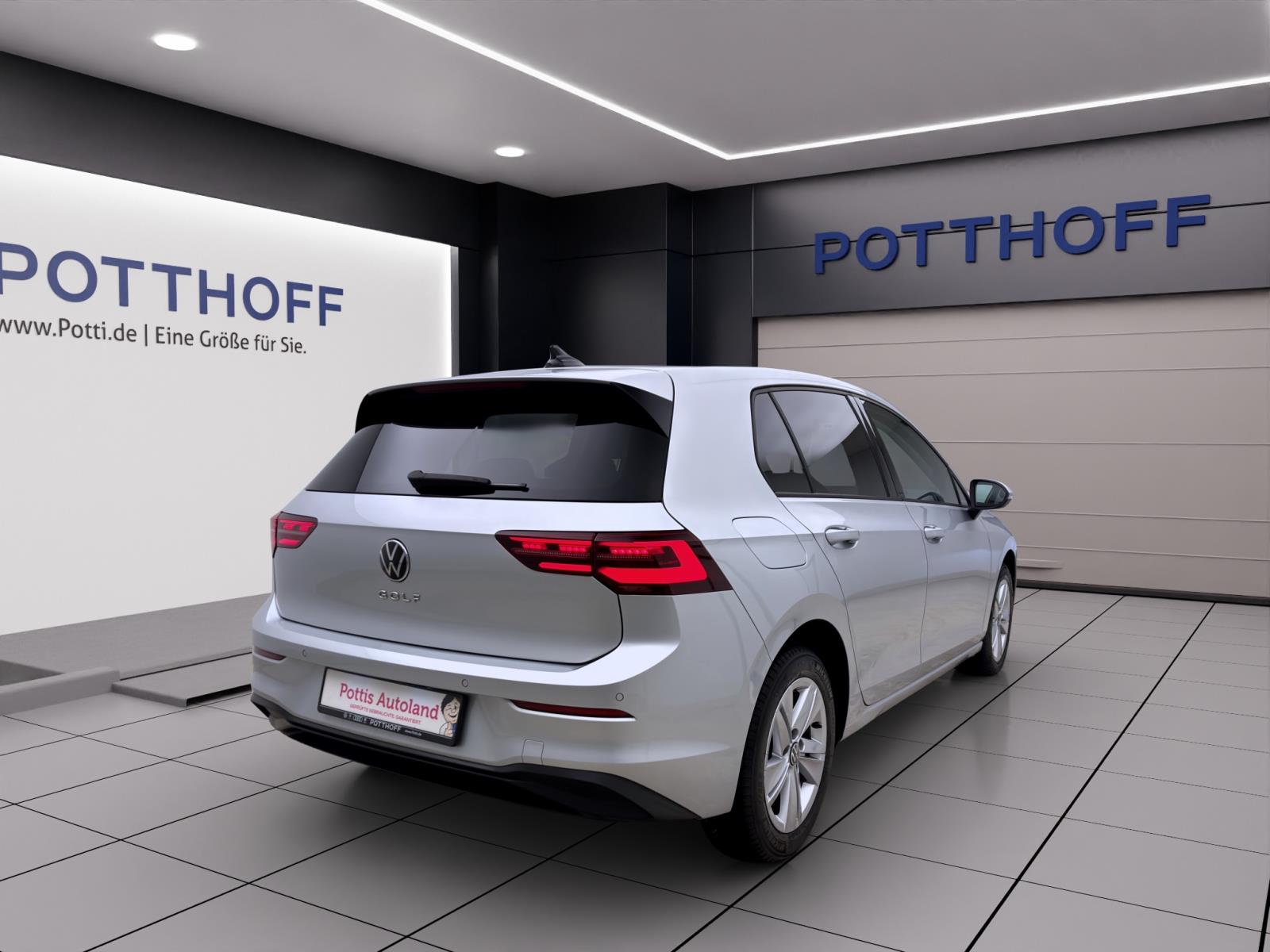 Volkswagen Golf 1.5 TSI LIFE MATRIX PANO ACC NAVI