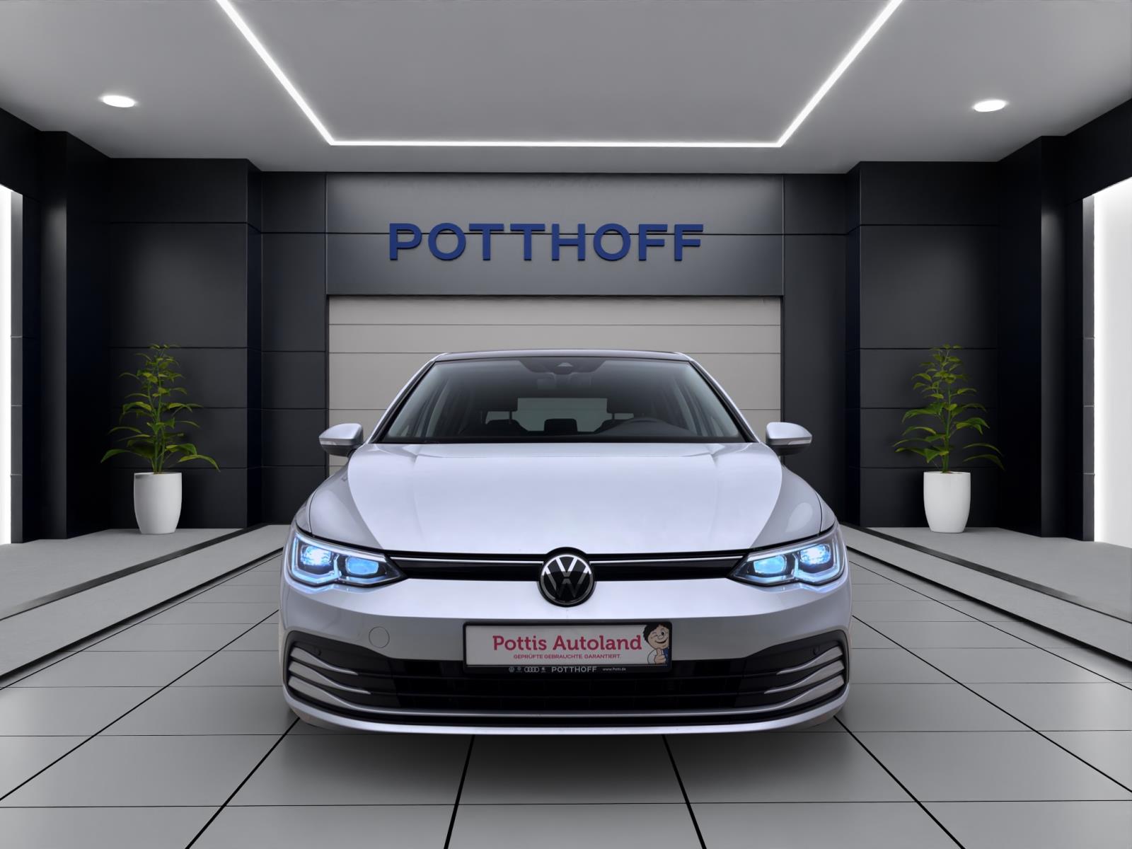 Volkswagen Golf 1.5 TSI LIFE MATRIX PANO ACC NAVI