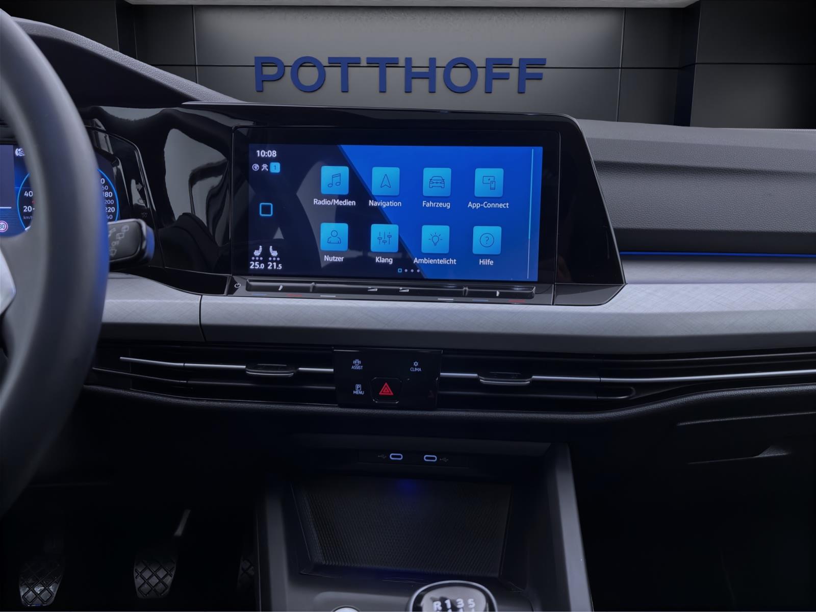 Volkswagen Golf 1.5 TSI LIFE MATRIX PANO ACC NAVI