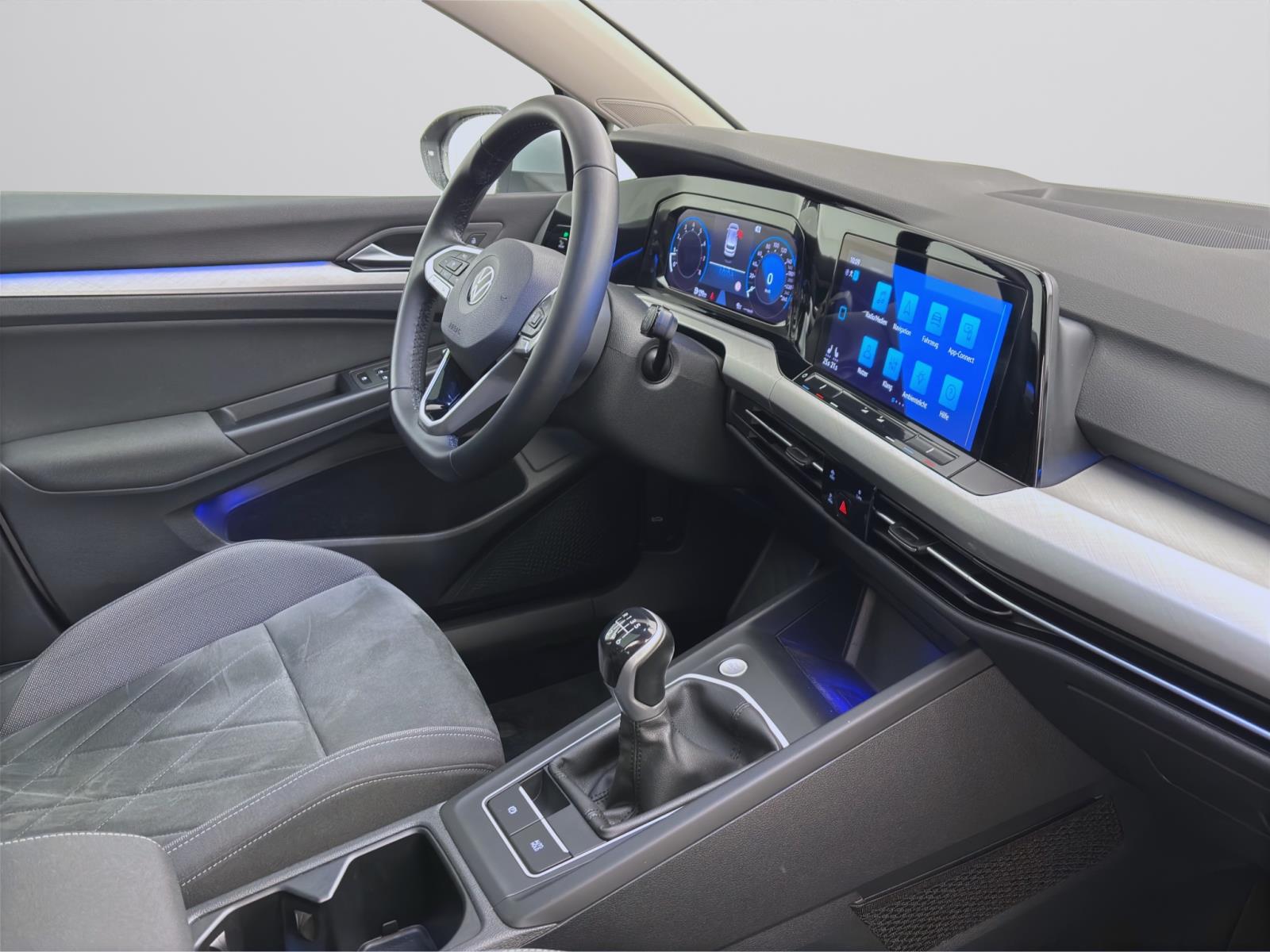 Volkswagen Golf 1.5 TSI LIFE MATRIX PANO ACC NAVI