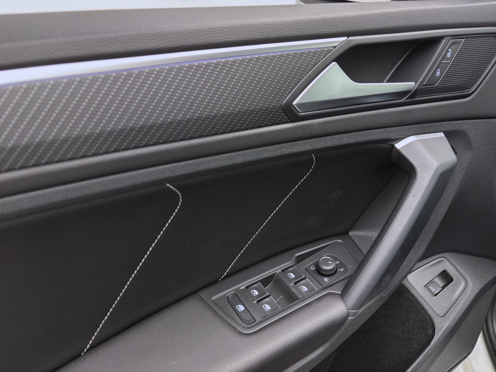 Volkswagen Tiguan 2.0 TDI DSG R-LINE KAMERA AHK NAVI MATRIX