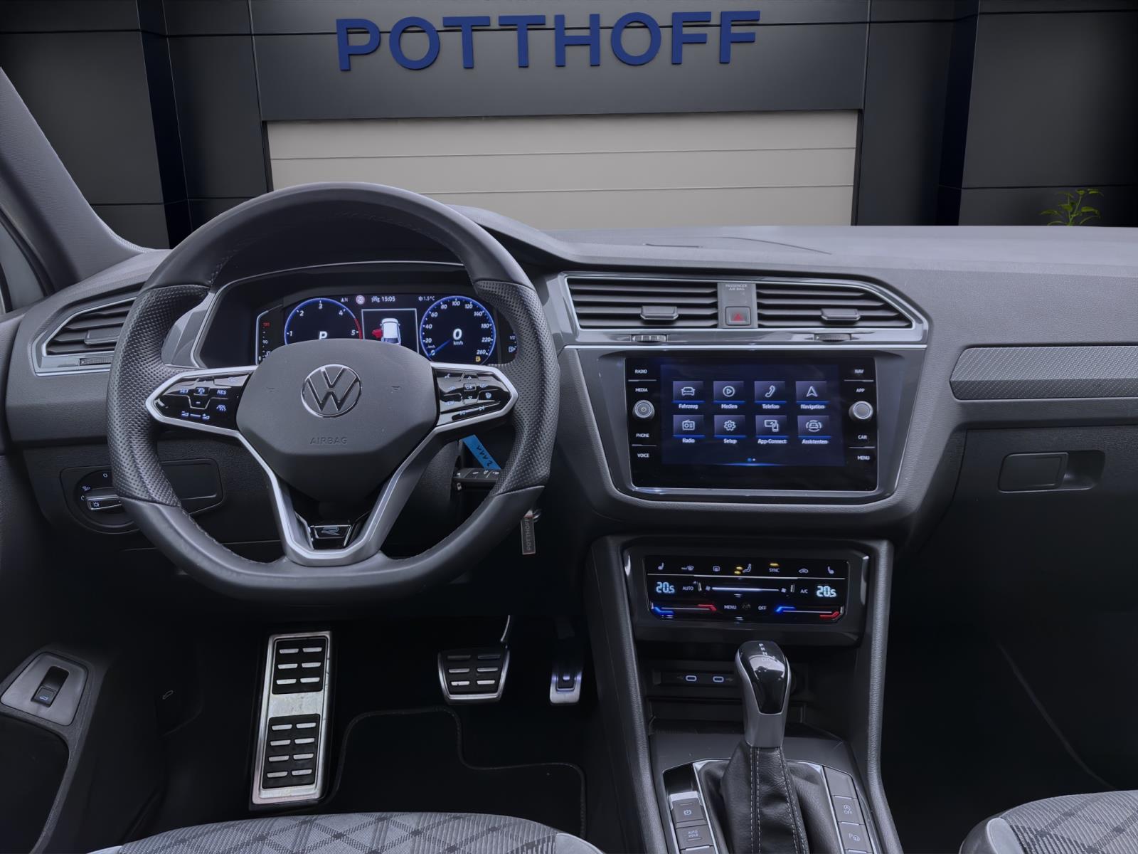 Volkswagen Tiguan 2.0 TDI DSG R-LINE KAMERA AHK NAVI MATRIX