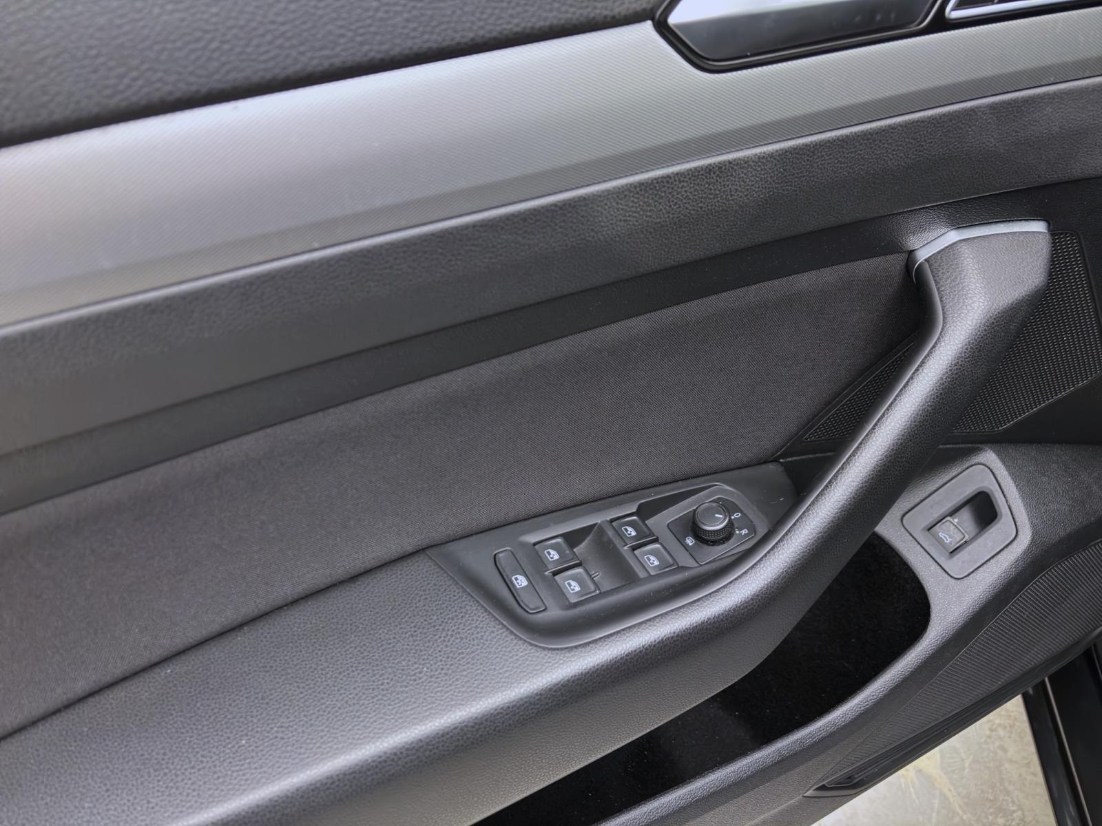 Volkswagen Passat Variant 1.4 TSI COMFORTLINE NAVI ACC SITZHZG PDC