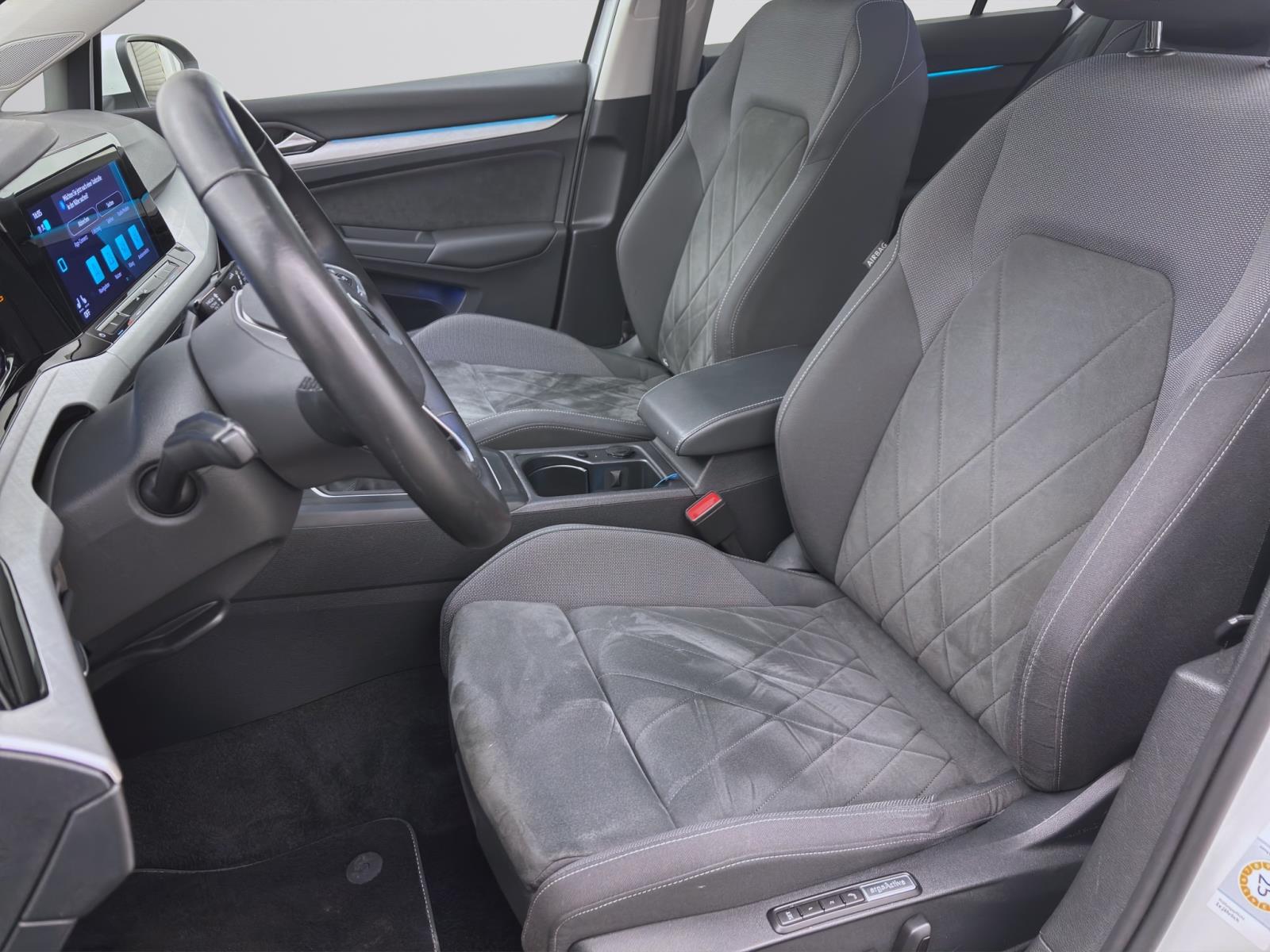 Volkswagen Golf 2.0 TDI LIFE NAVI ACC LED PDC