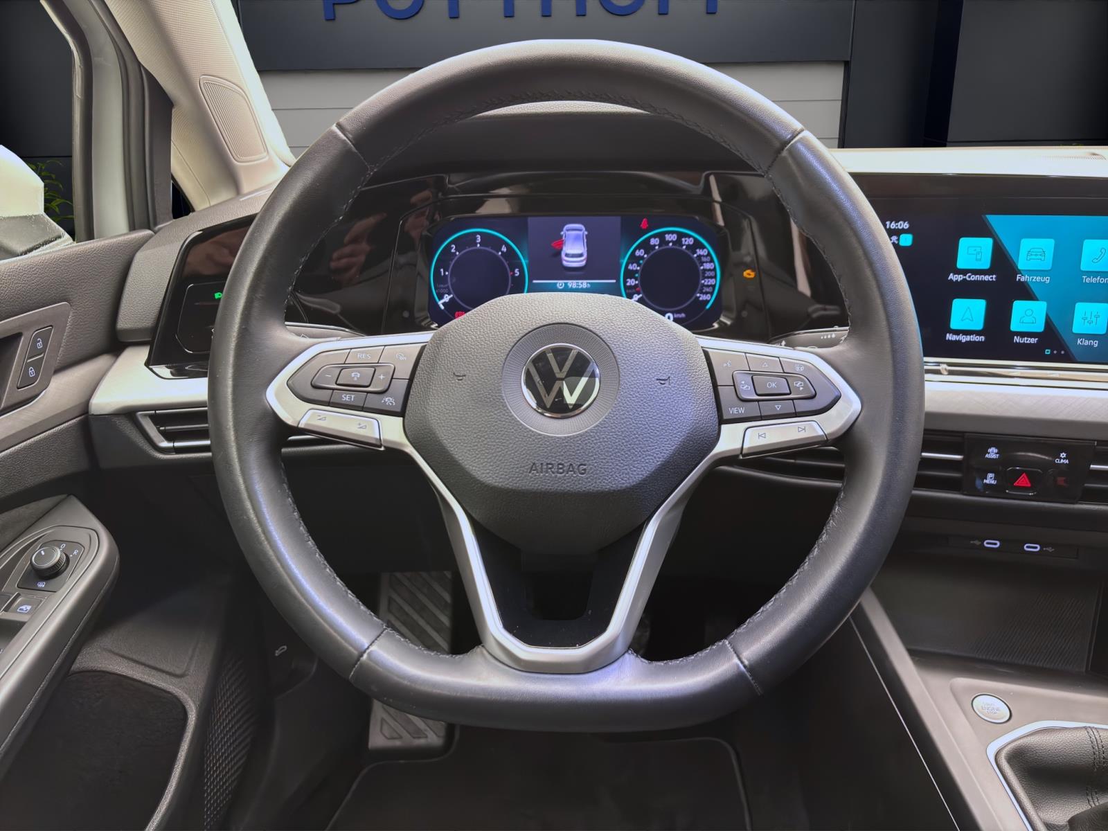 Volkswagen Golf 2.0 TDI LIFE NAVI ACC LED PDC