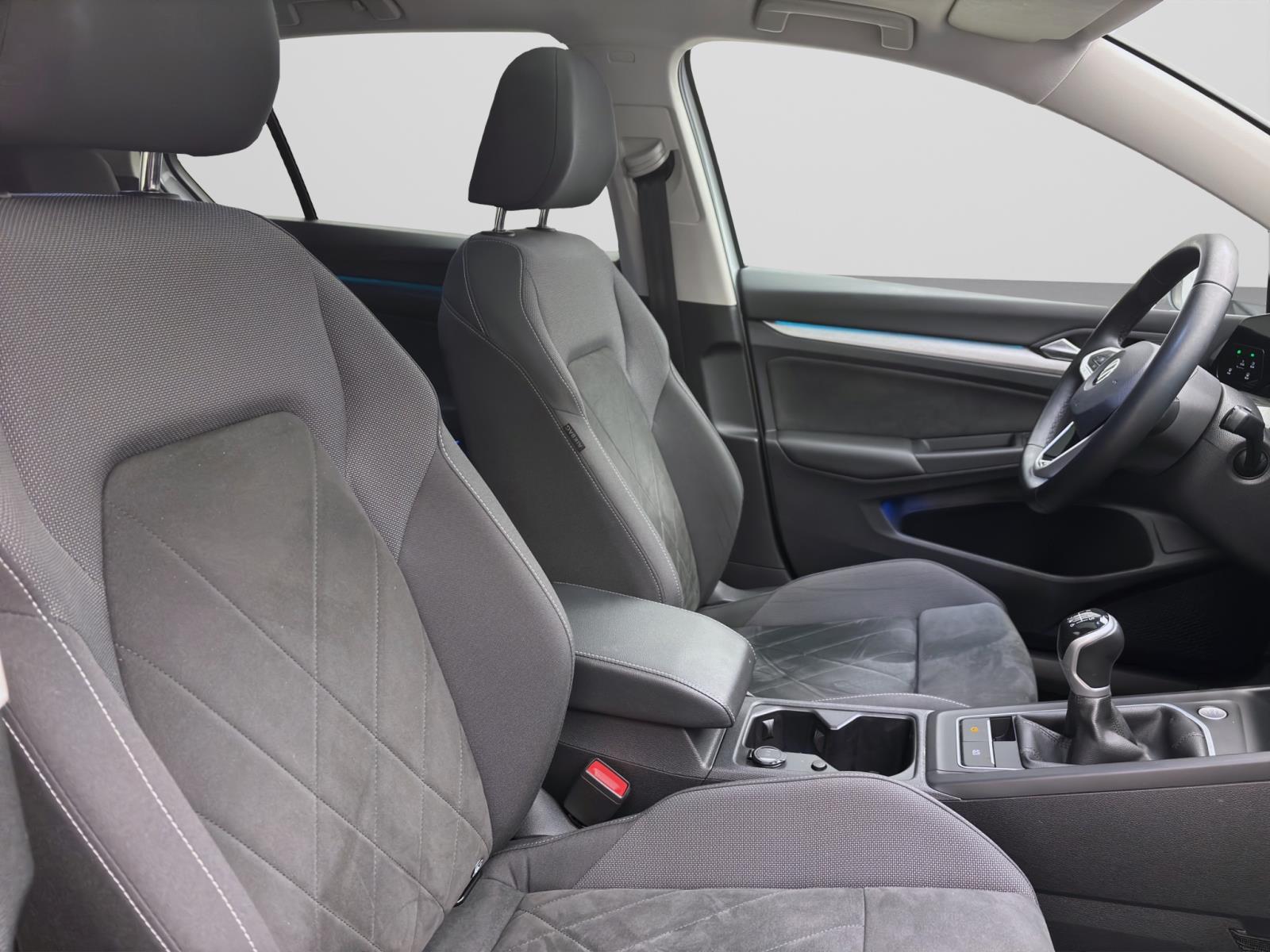 Volkswagen Golf 2.0 TDI LIFE NAVI ACC LED PDC
